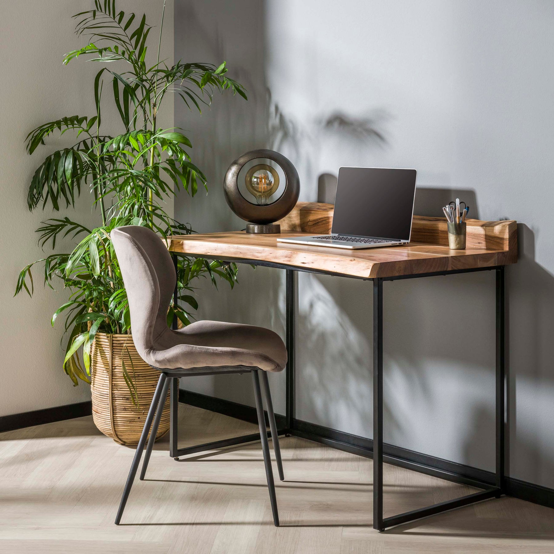 Bureau Live Edge 110x60cm / Massief acacia