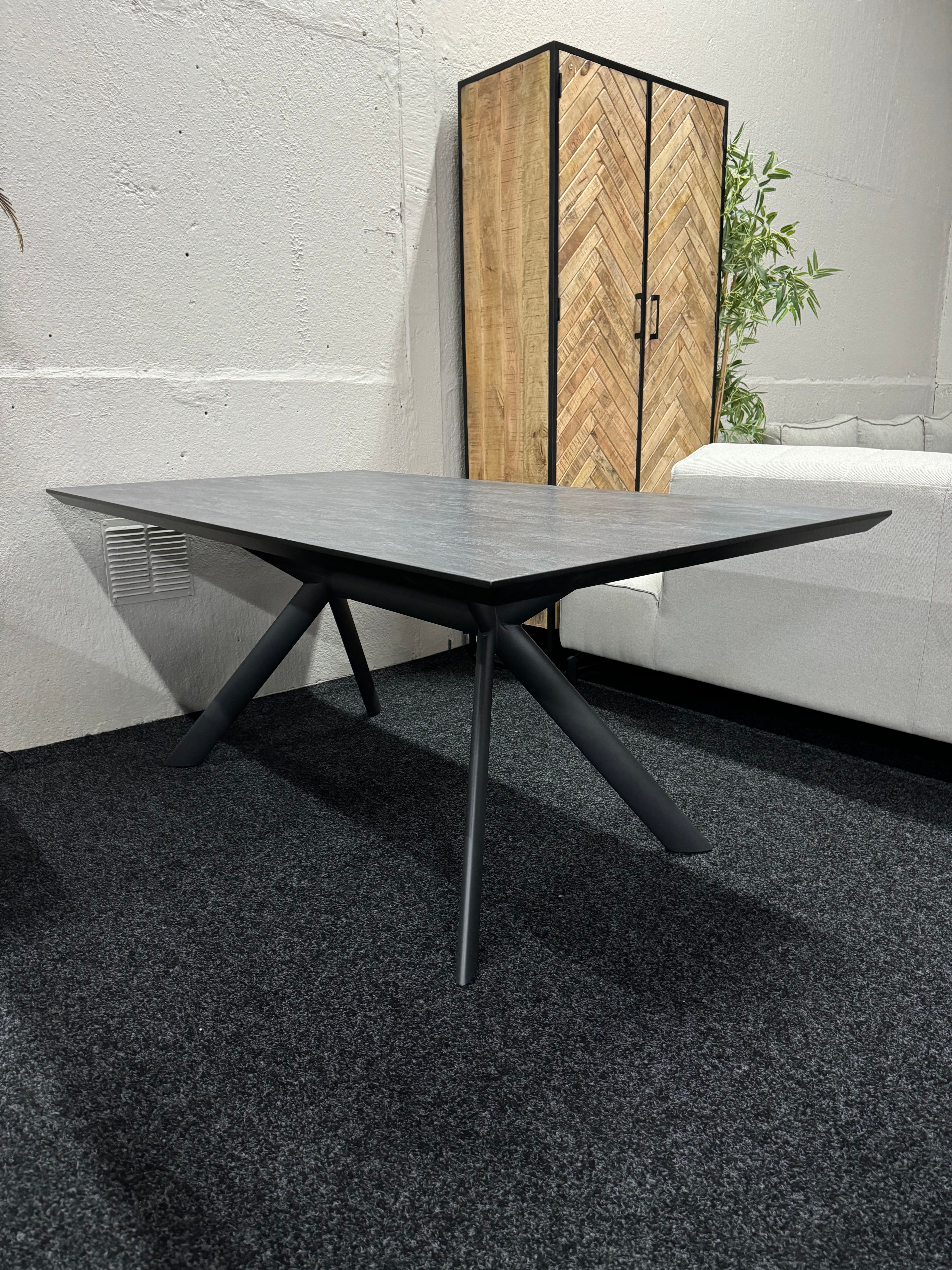 Eettafel Max (Opruimdeal)