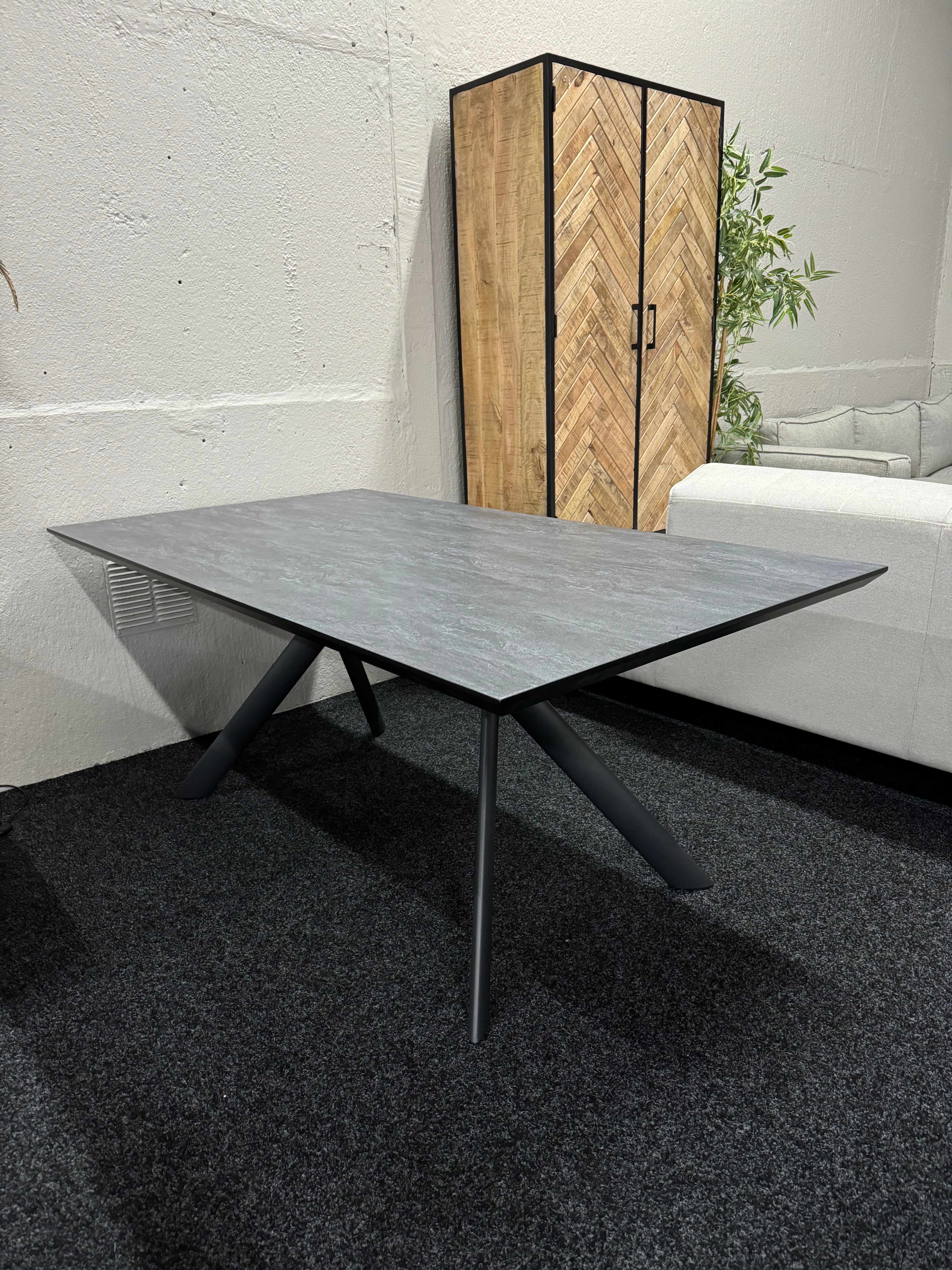 Eettafel Max (Opruimdeal)
