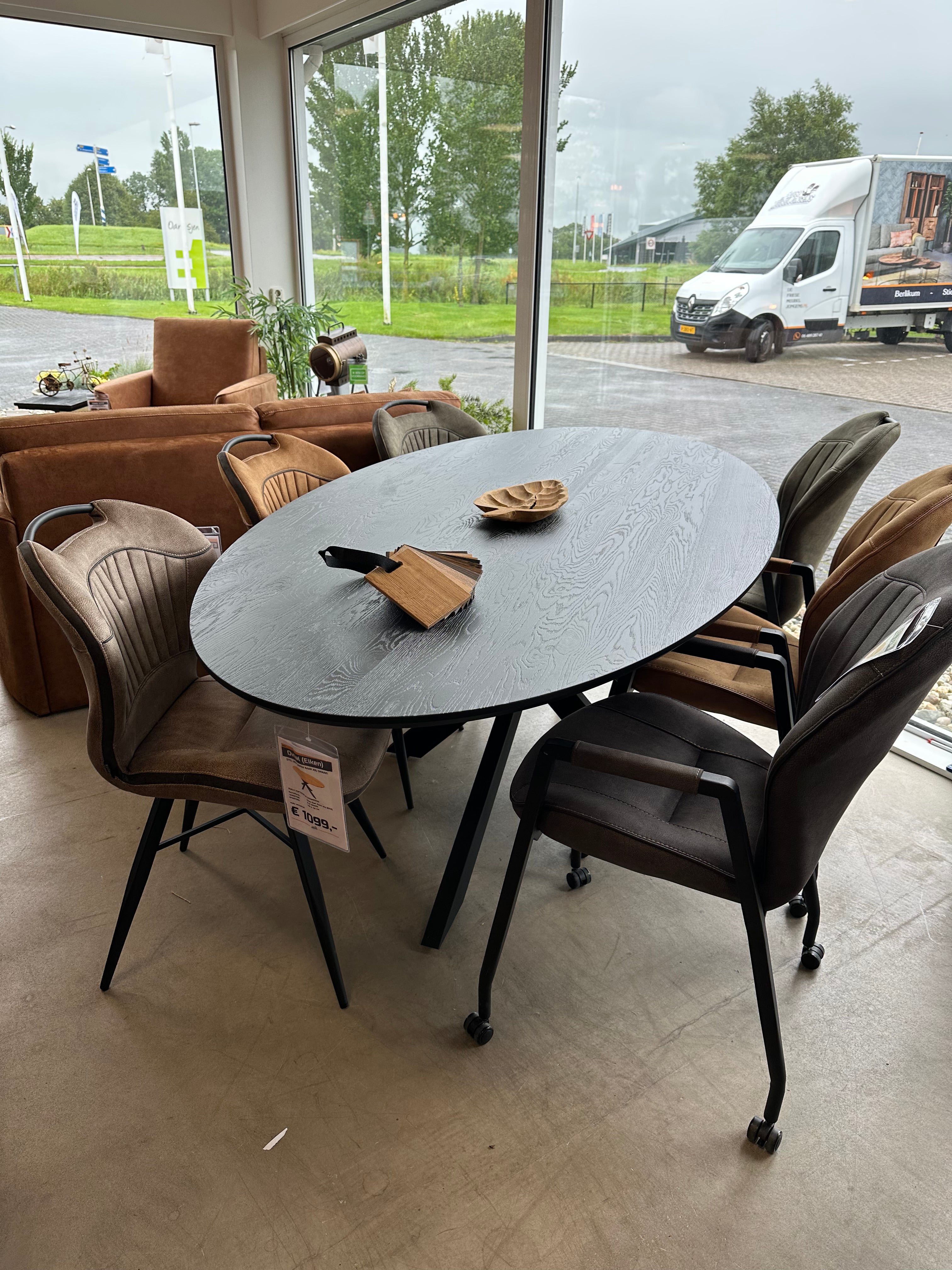 Eettafel Madero I Ovaal