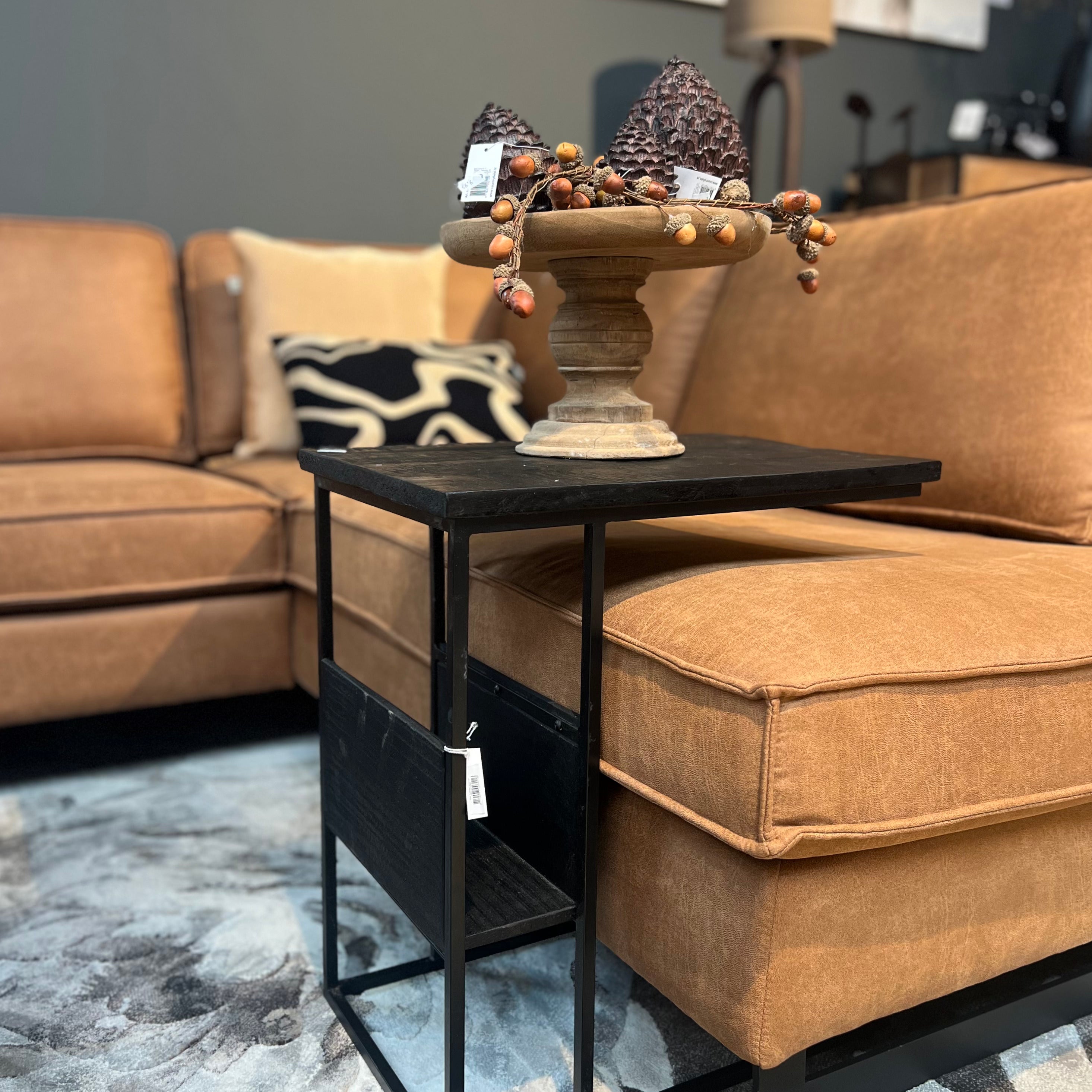 Laptoptafel met krantenbak - Zwart - Mangohout - Afgeprijsd