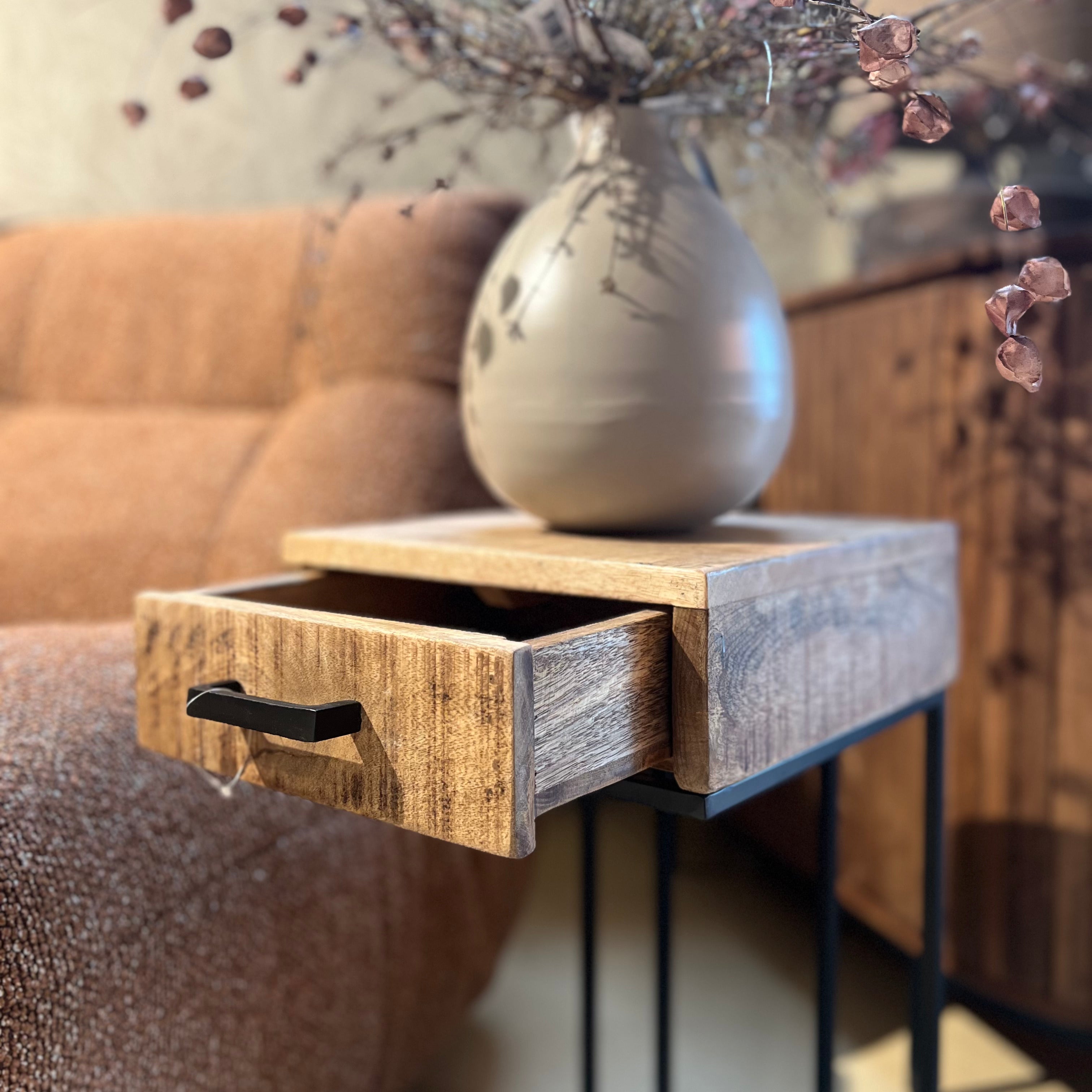 Bijzettafel met lade - Mangohout - Afgeprijsd