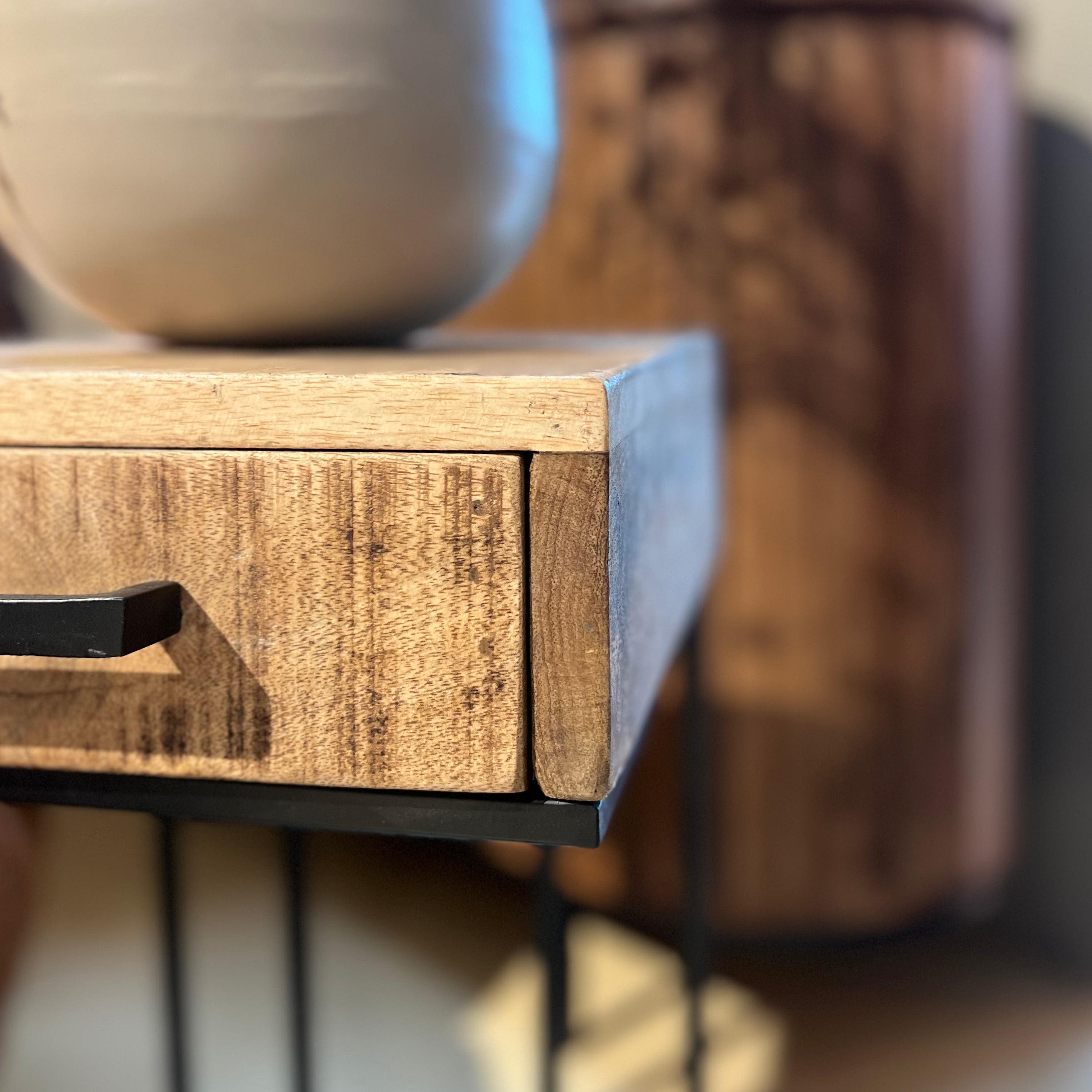 Bijzettafel met lade - Mangohout - Afgeprijsd