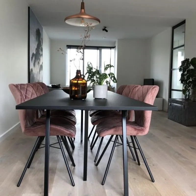 Moderne zwarte eetkamertafel van 240 cm.