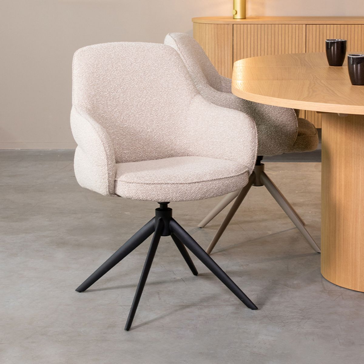 Eetkamerstoel Bern - Naturel Royal Boucle | Zwart of Taupe onderstel