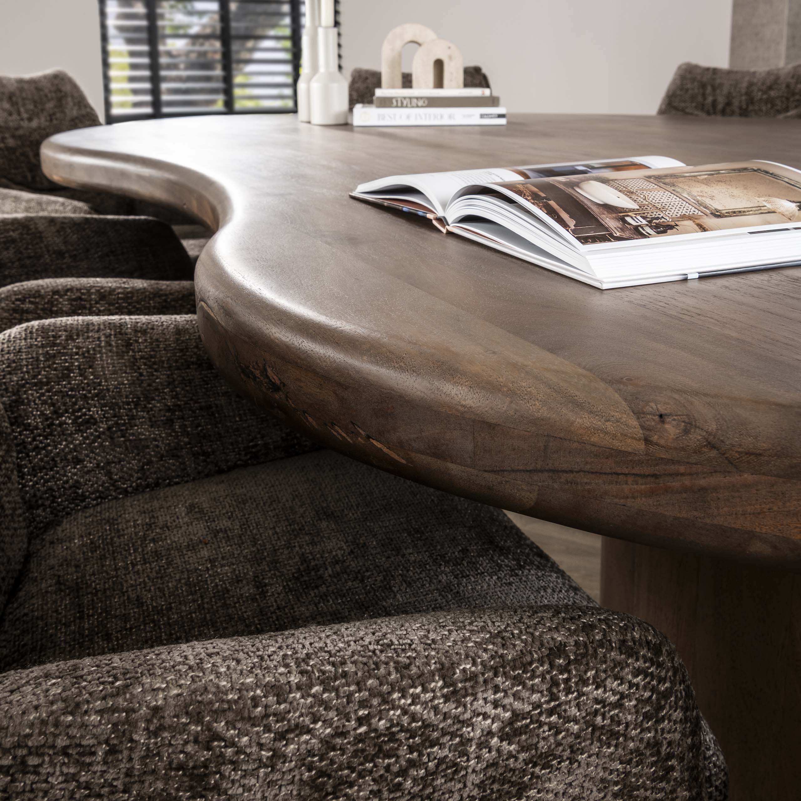 Eetkamertafel Sculpture Massief Acacia Drift Brown