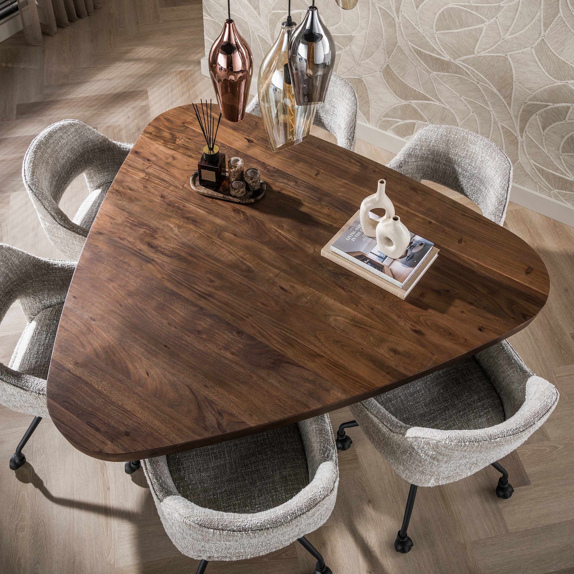 Eettafel Arcadia triangle 165cm / Massief acacia bruin