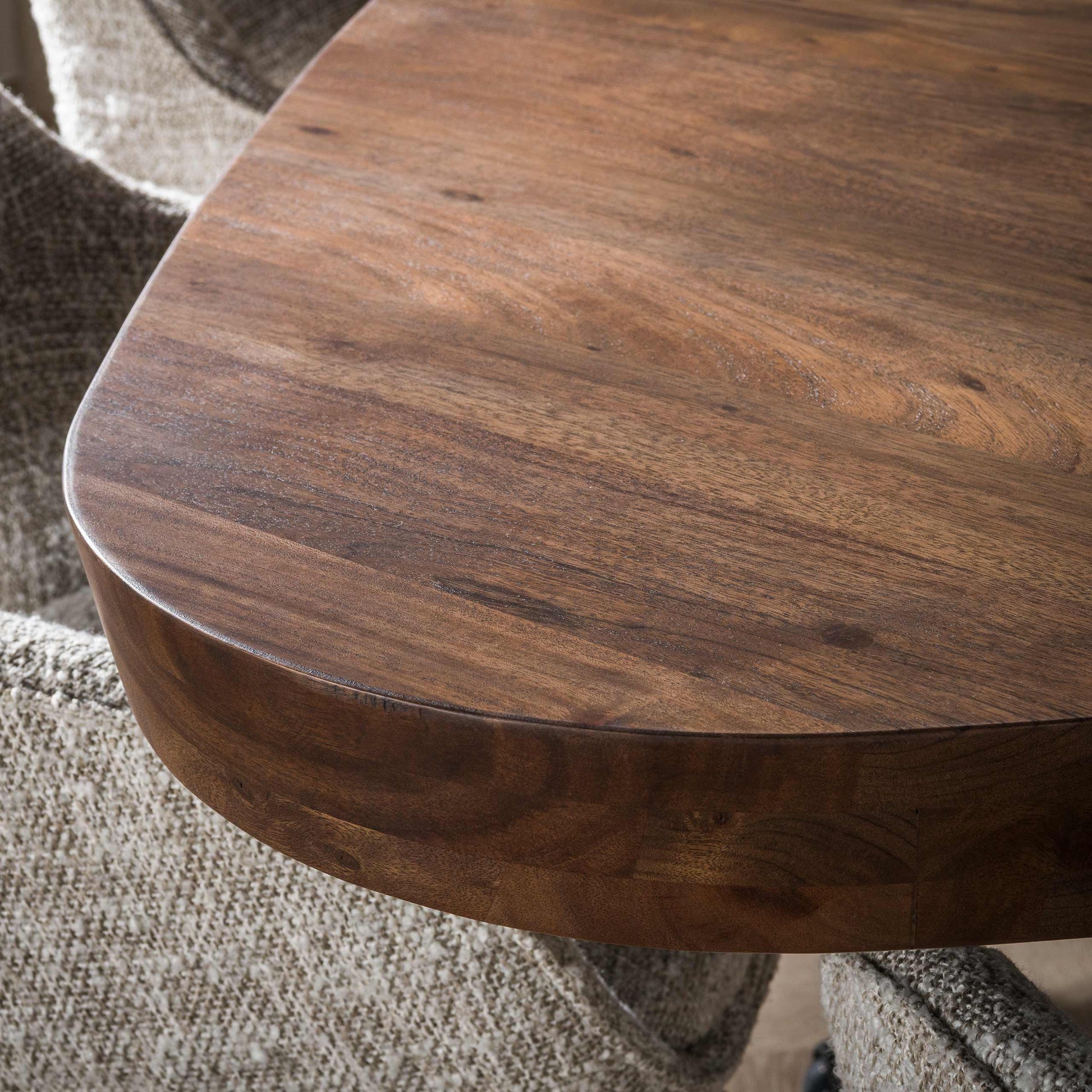 Eettafel Arcadia triangle 165cm / Massief acacia bruin