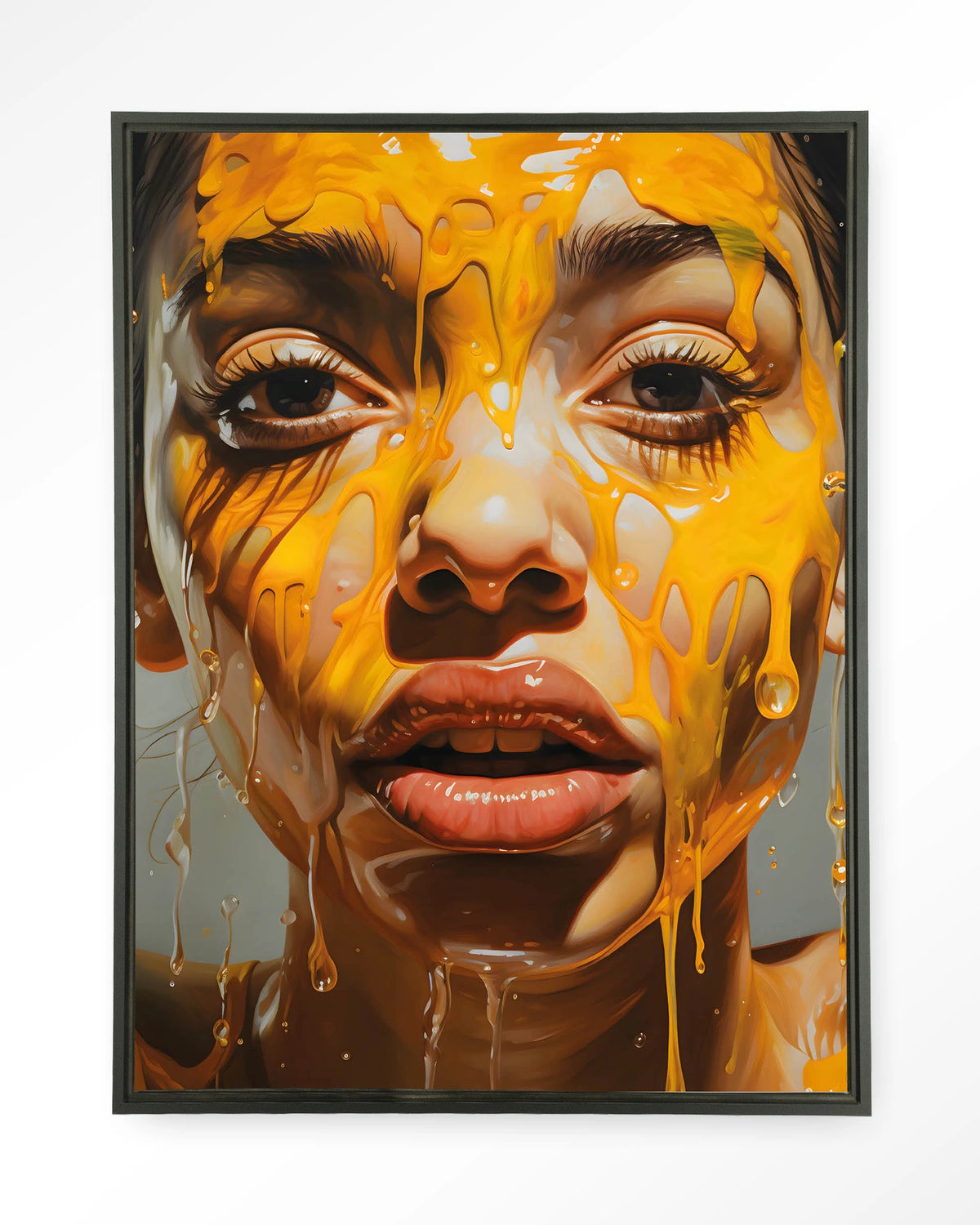 Honey – portret met honing – Wandkleed – Floating frame – zwart