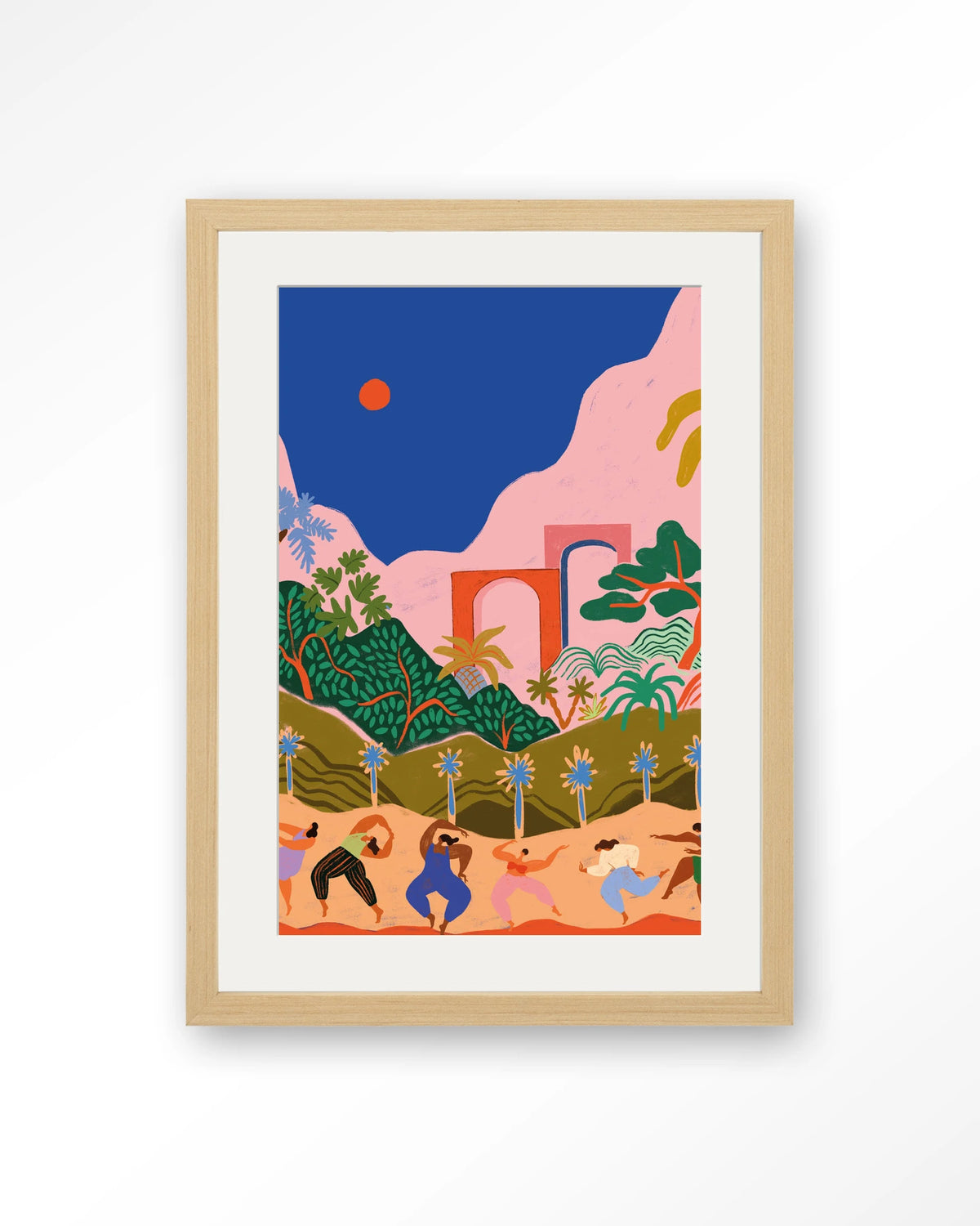 Dancing In Paradise – dansende mensen in tropisch landschap – Art print – Hout naturel + passe-partout