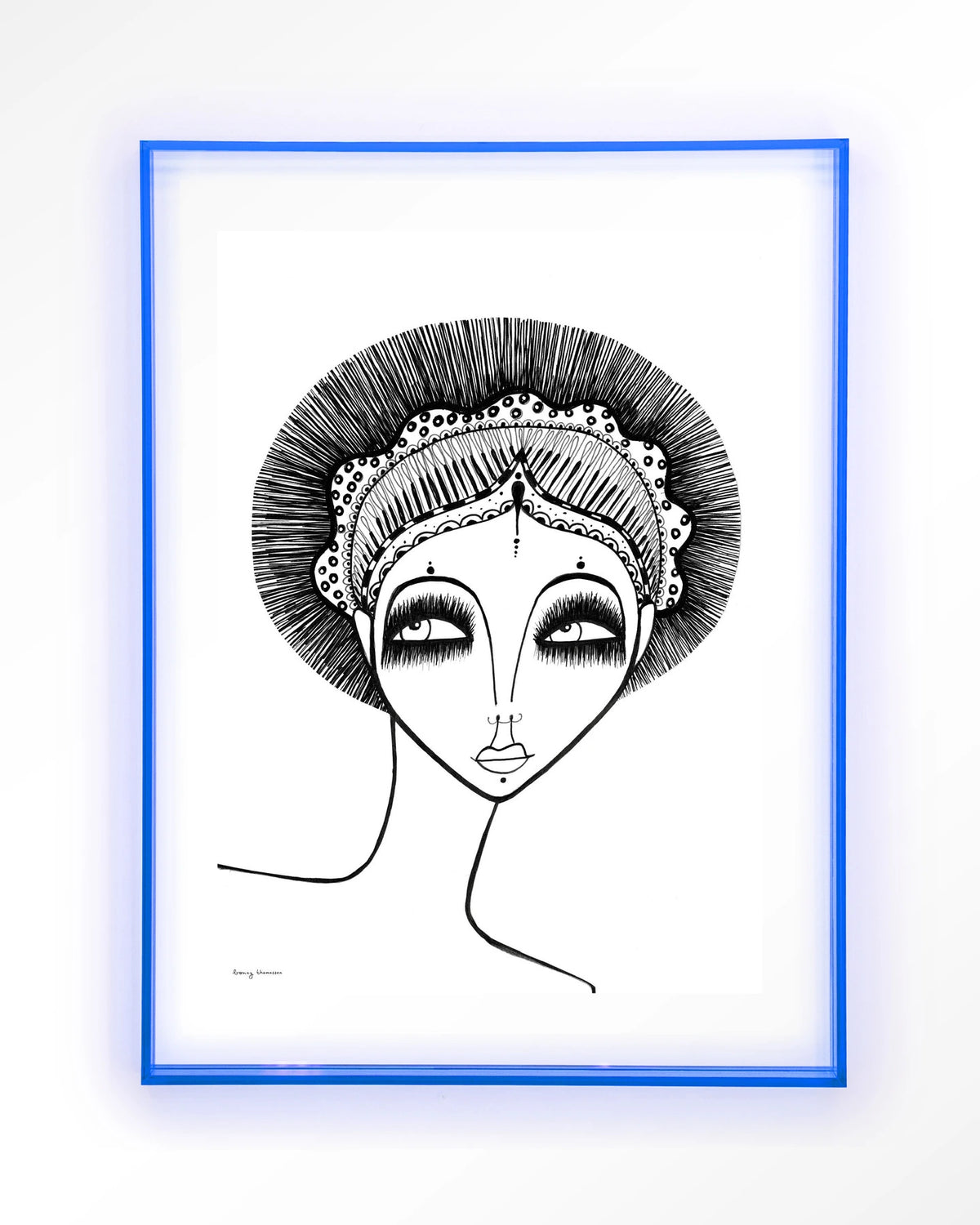 Leyla – zwart-wit lijntekening van een vrouw – Art print – Acryl lichtblauw