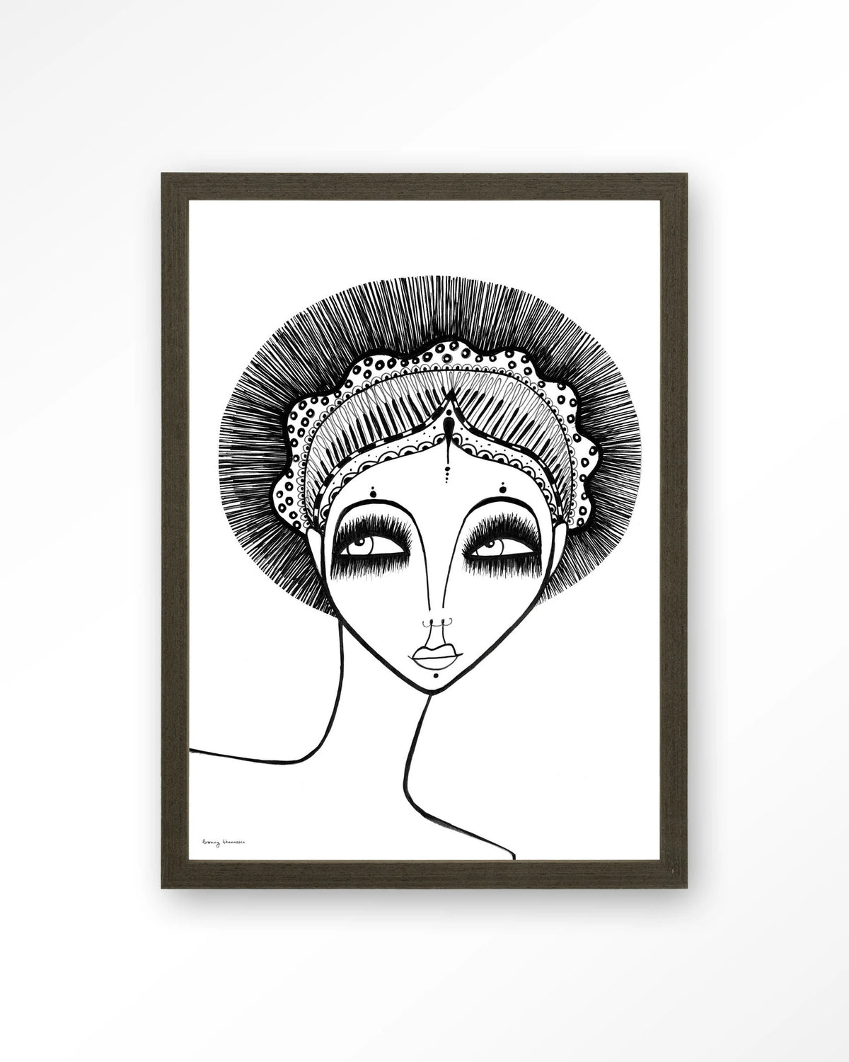 Leyla – zwart-wit lijntekening van een vrouw – Art print – Hout donkerbruin