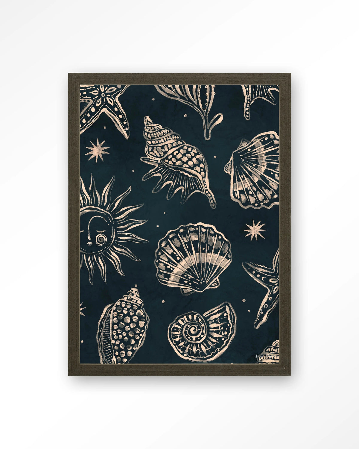 Seashells Midnight – schelpen op donkerblauw – Art print – Hout donkerbruin