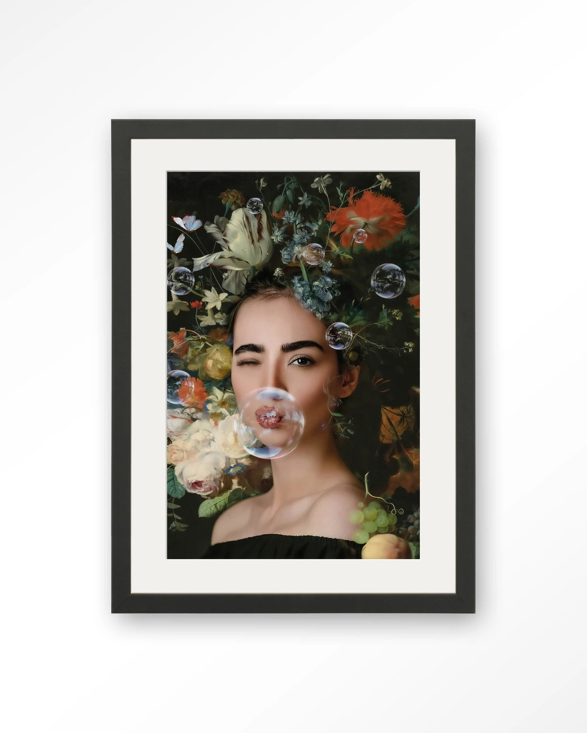 Gifts Of Nature – vrouw met bloemen en zeepbellen – Art print – Hout zwart + passe-partout