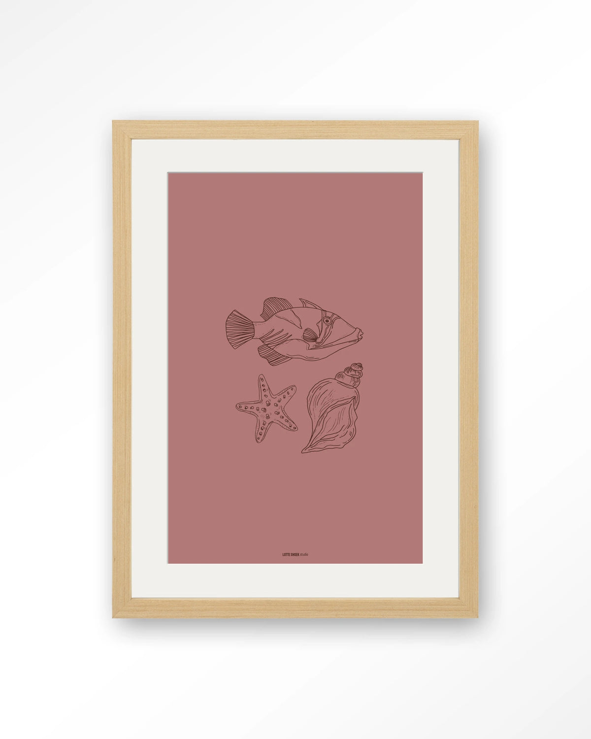 Tres Pisces – vis, zeester en schelp lijntekening – Art print – Hout naturel + passe-partout