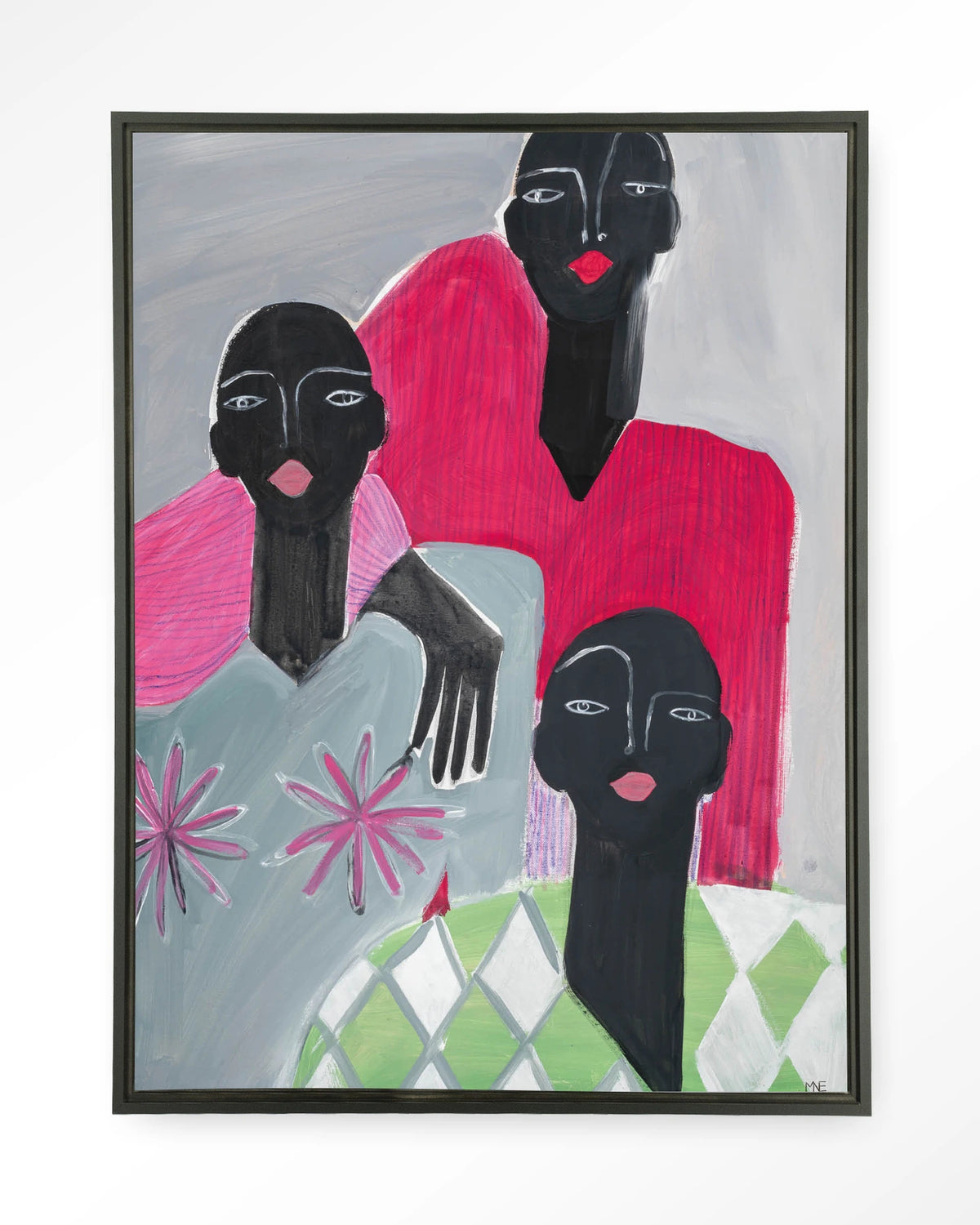 We Are Family – drie vrouwen in roze en grijs – Wandkleed – Floating frame – zwart