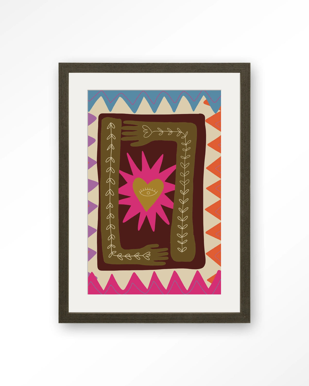 Hug – hart met handen in folkstijl – Art print – Hout donkerbruin + passe-partout