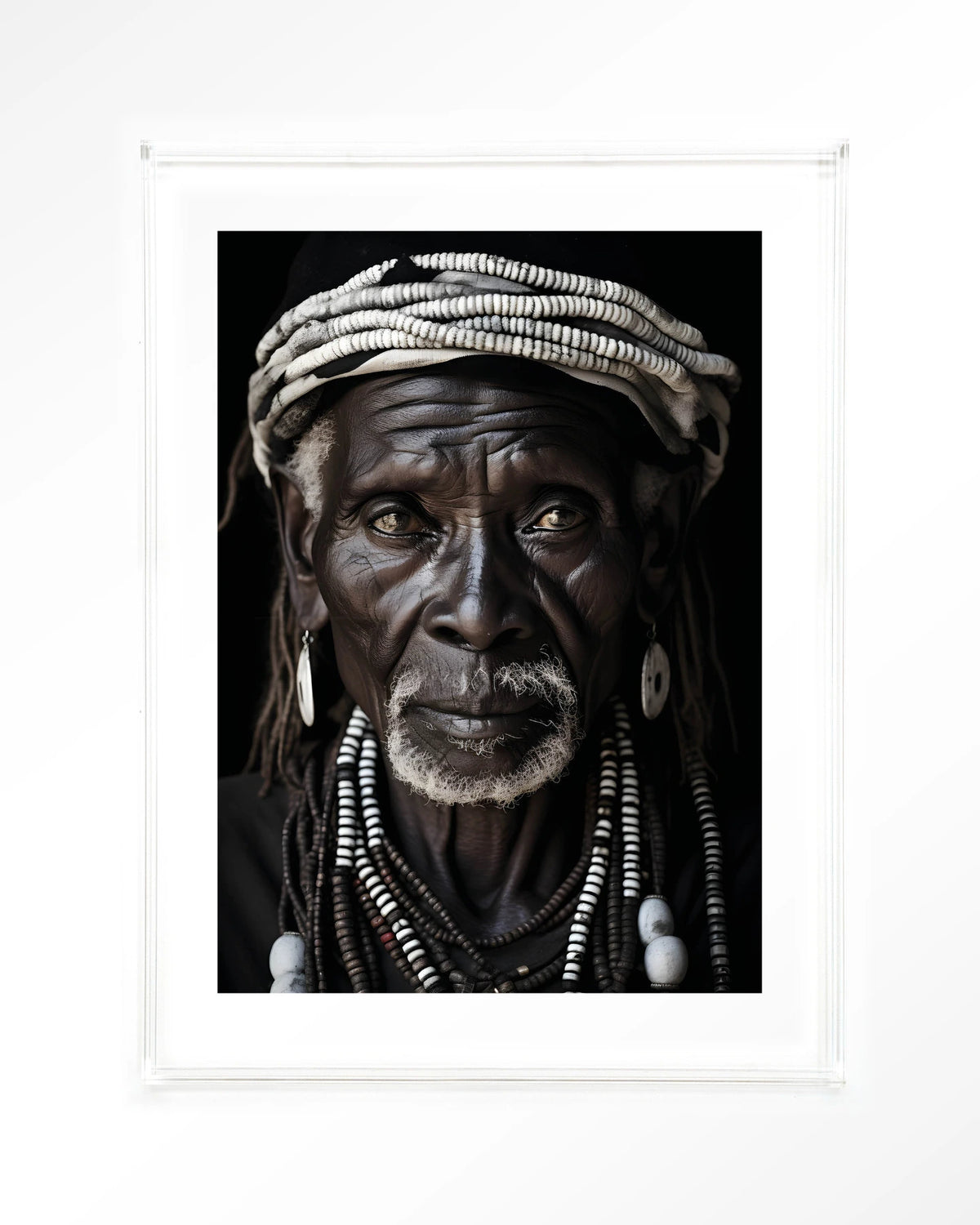 Kabila – Afrikaanse man met kralen – Art print – Acryl doorzichtig