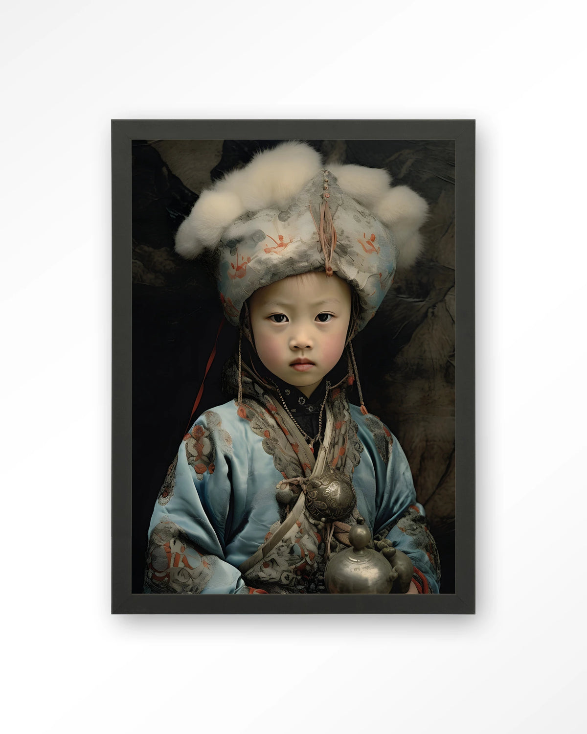 Traditional Child 2 – portret van een kind in traditionele kleding – Art print – Hout zwart