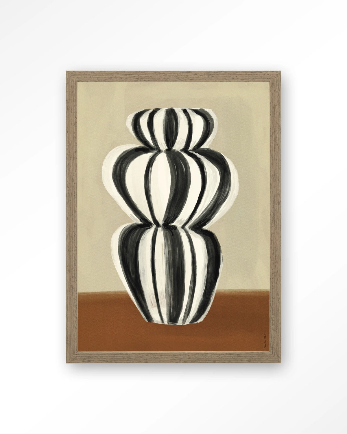 Vivid Vase 03 – zwart-witte gestreepte vaas – Art print – Hout bruin