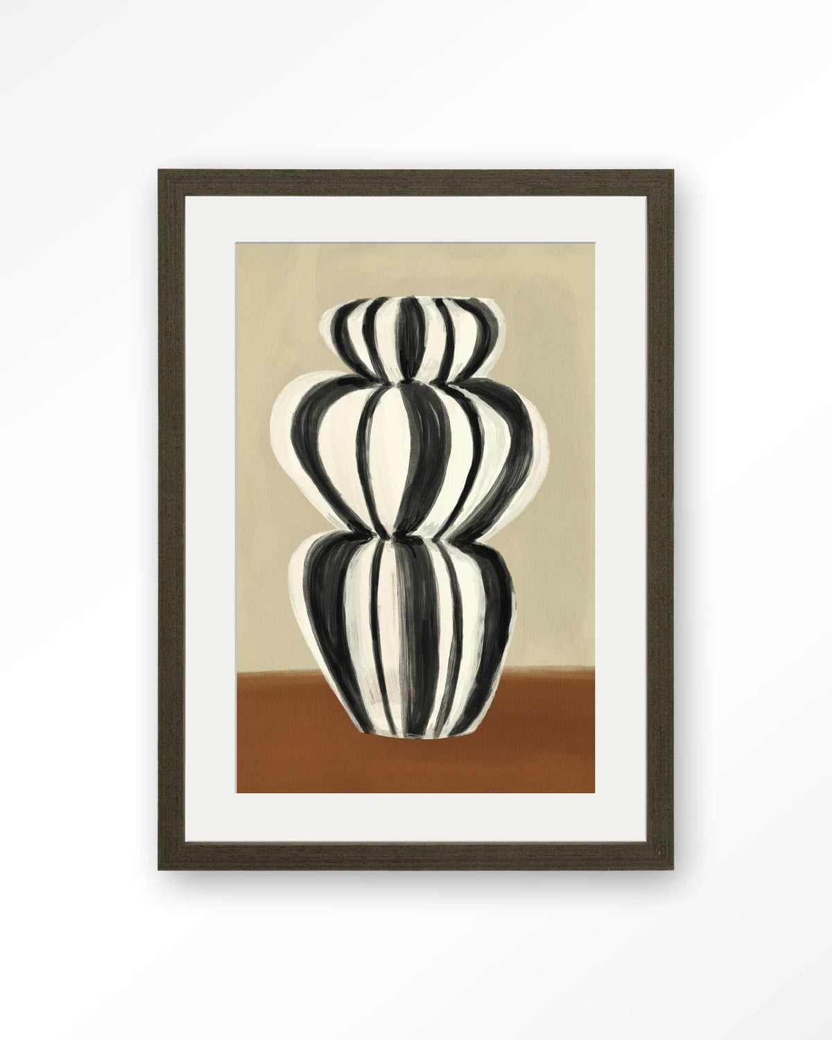 Vivid Vase 03 – zwart-witte gestreepte vaas – Art print – Hout donkerbruin + passe-partout