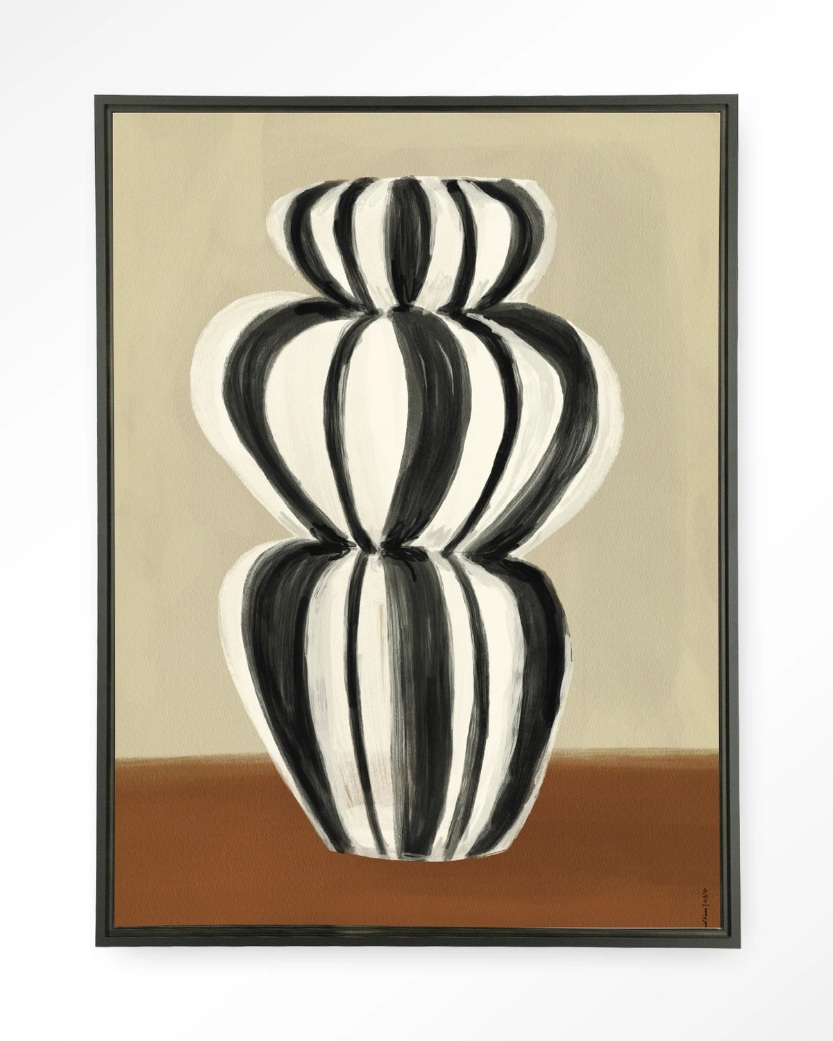 Vivid Vase 03 – zwart-witte gestreepte vaas – Wandkleed – Floating frame – zwart