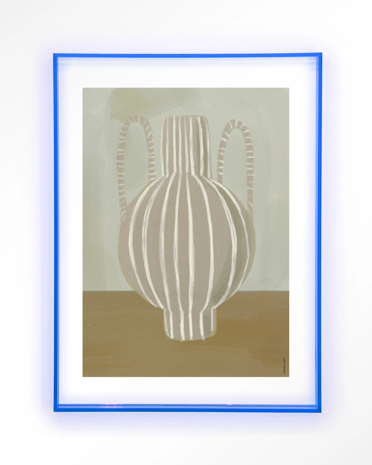 Vivid Vase 04 – gestreepte vaas in groen en beige – Art print – Acryl lichtblauw