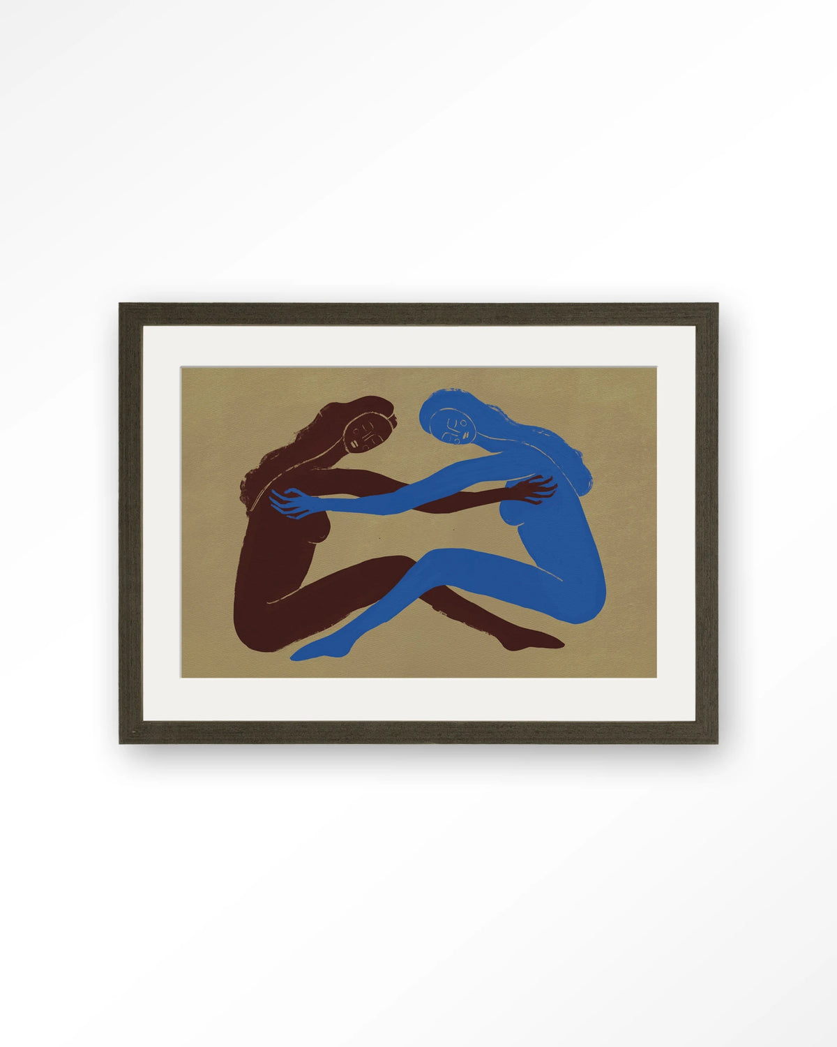 Serene Embrace – twee figuren in omhelzing – Art print – Hout donkerbruin + passe-partout