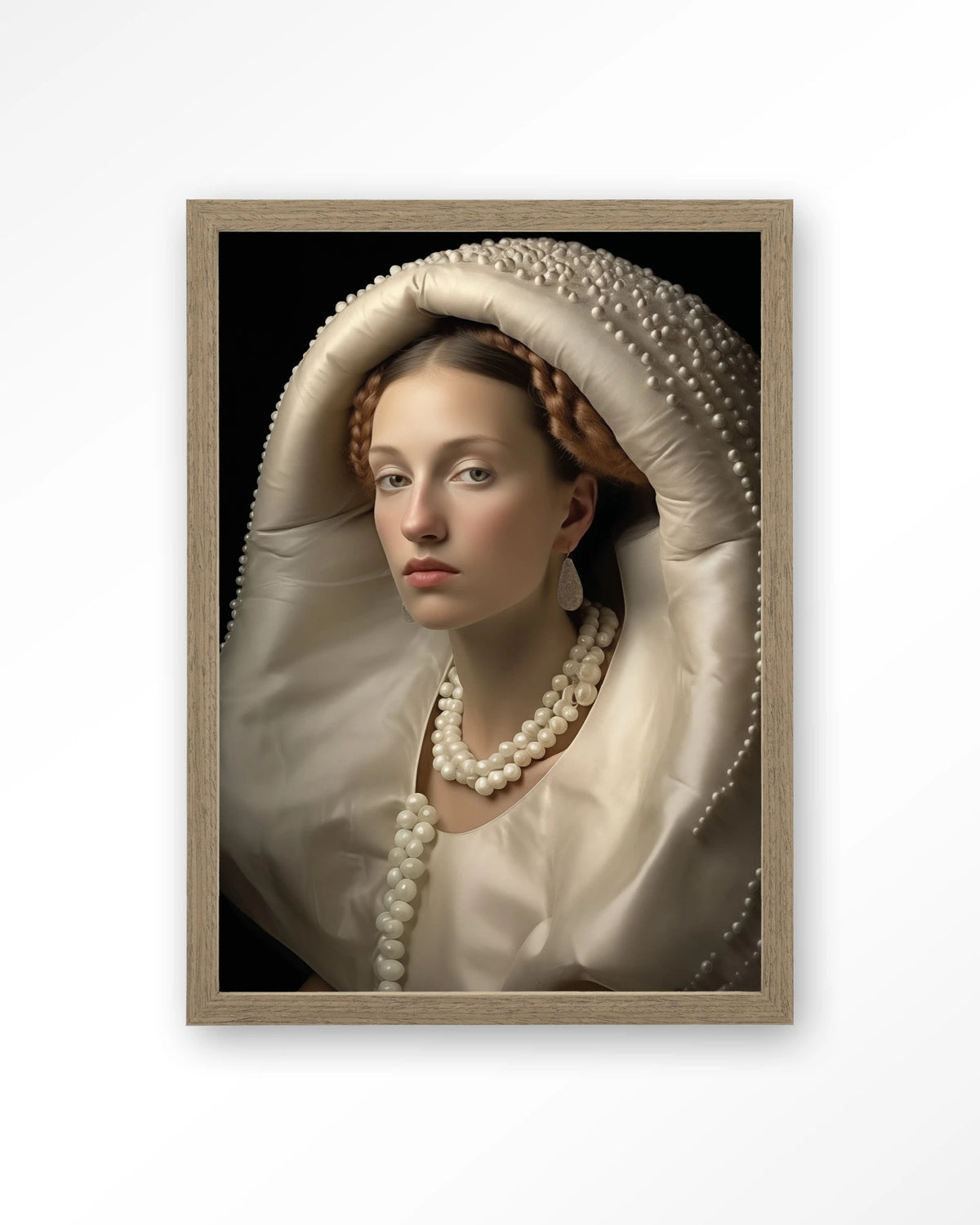 Queen of Pearls – vrouw met parels – Art print – Hout bruin