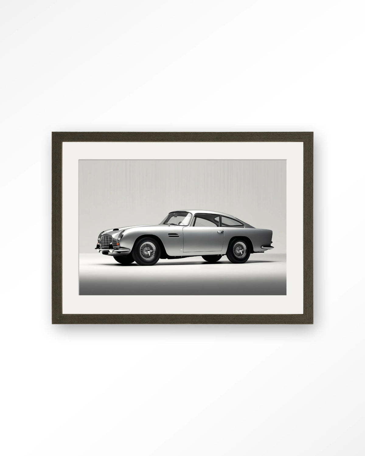 Silver Ride – zilveren klassieke sportwagen – Art print – Hout donkerbruin + passe-partout