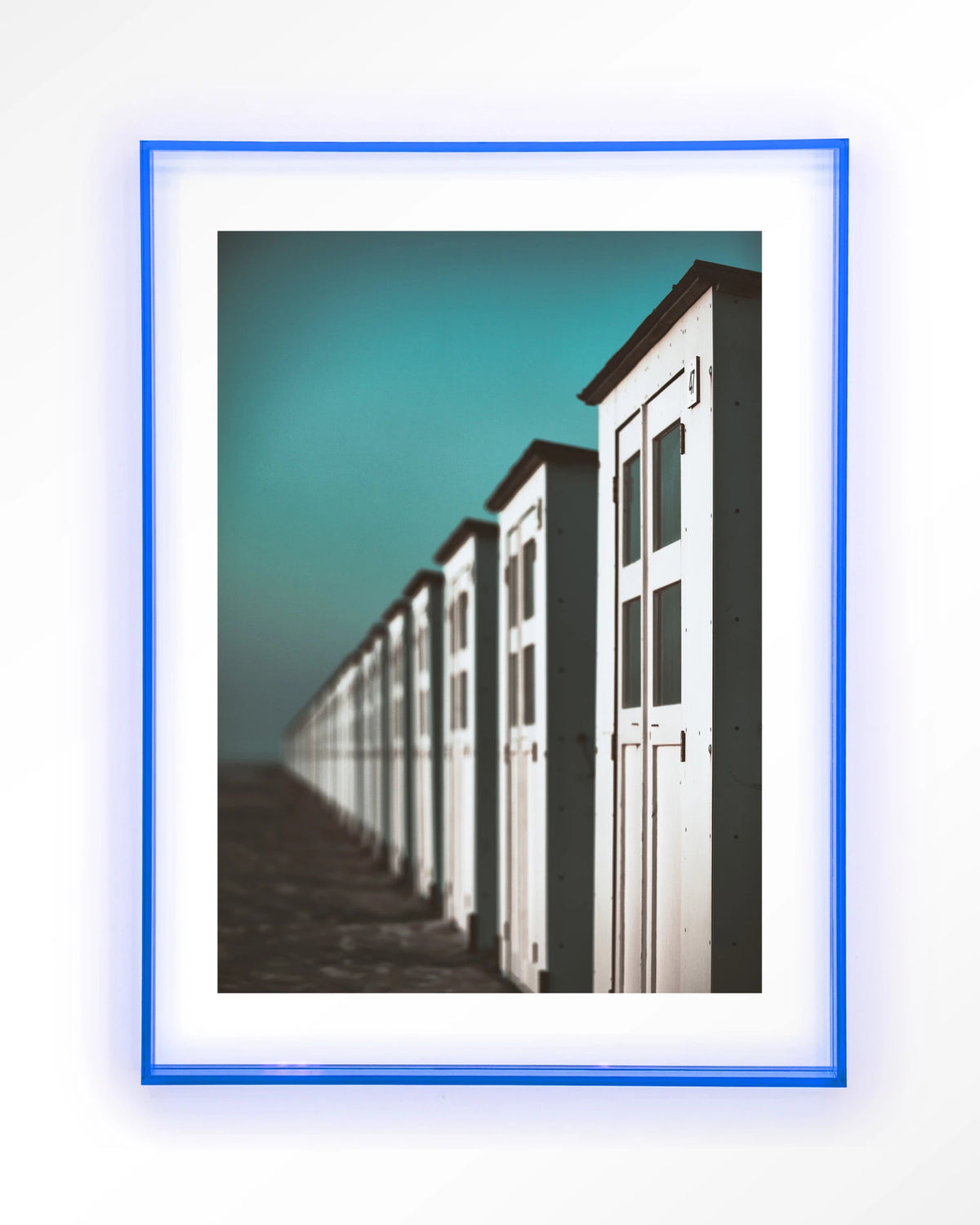 City Life @ The Beach – strandhuisjes in turquoise – Art print – Acryl lichtblauw