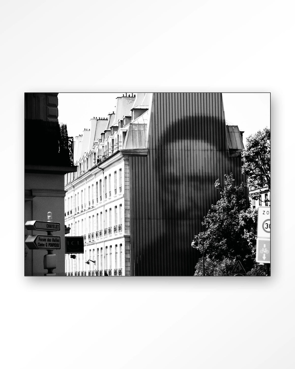 Concrete Contrast Crusher – zwart-wit straatbeeld Parijs – Wandkleed – Frame – zwart