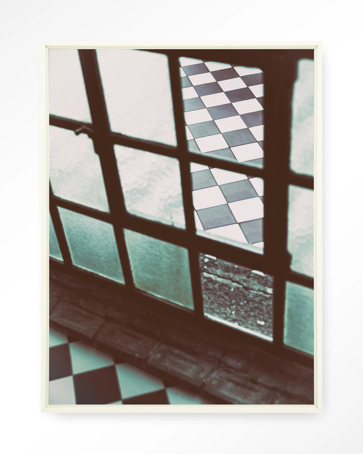 No Squaring @ My Door – raam met geblokte vloer – Wandkleed – Floating frame – wit