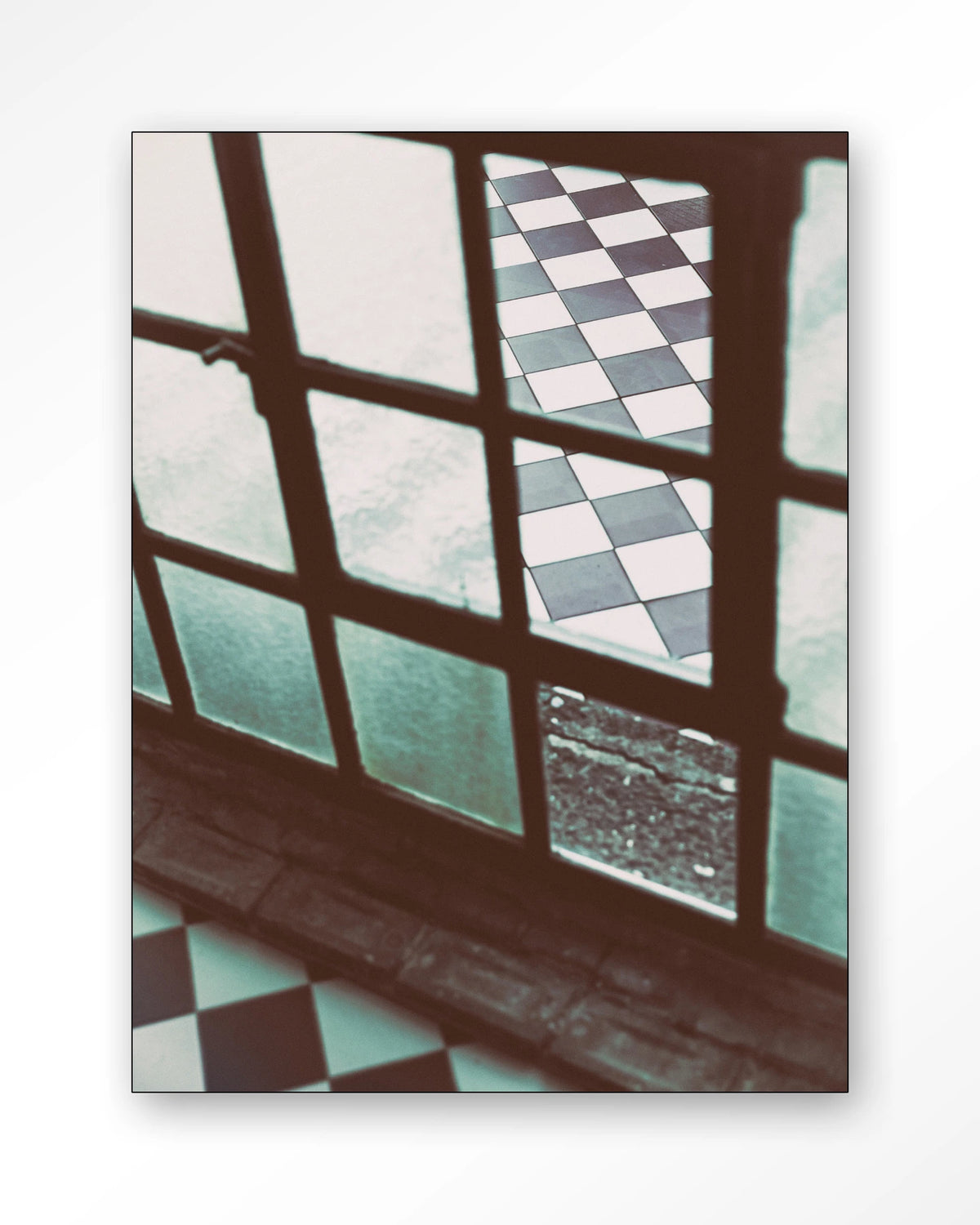 No Squaring @ My Door – raam met geblokte vloer – Wandkleed – Frame – zwart