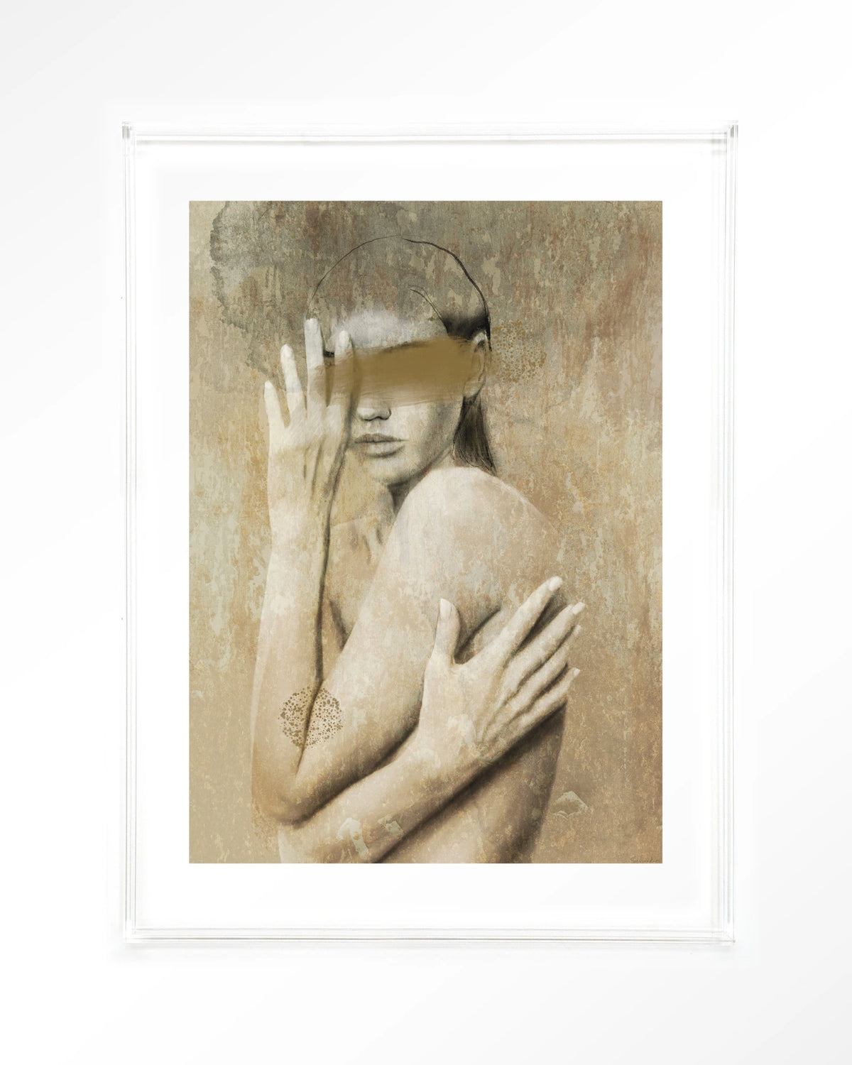 Touching Me – vrouw in beige, kunstzinnig portret – Art print – Acryl doorzichtig