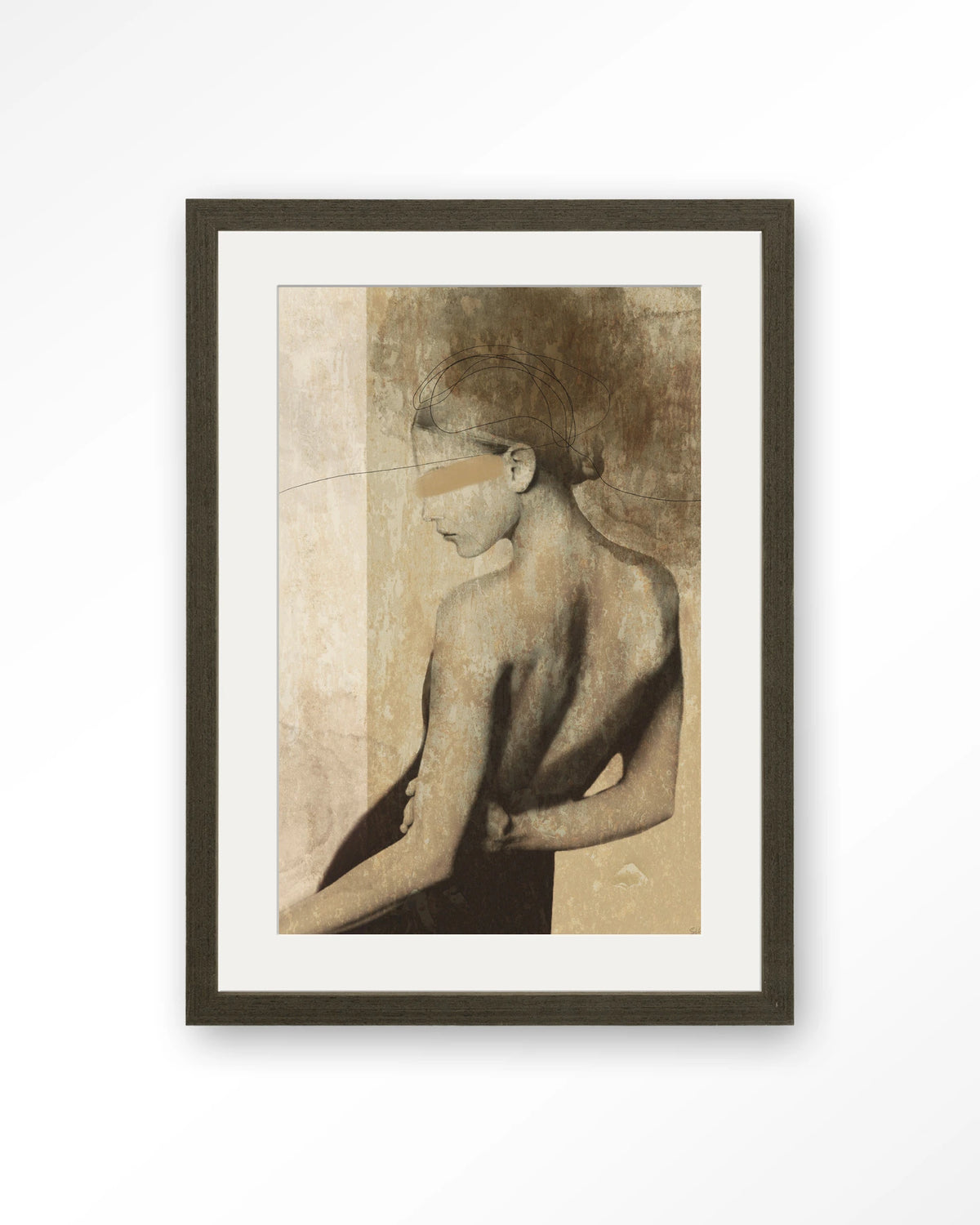 Back To You – vrouw van achteren in aardetinten – Art print – Hout donkerbruin + passe-partout