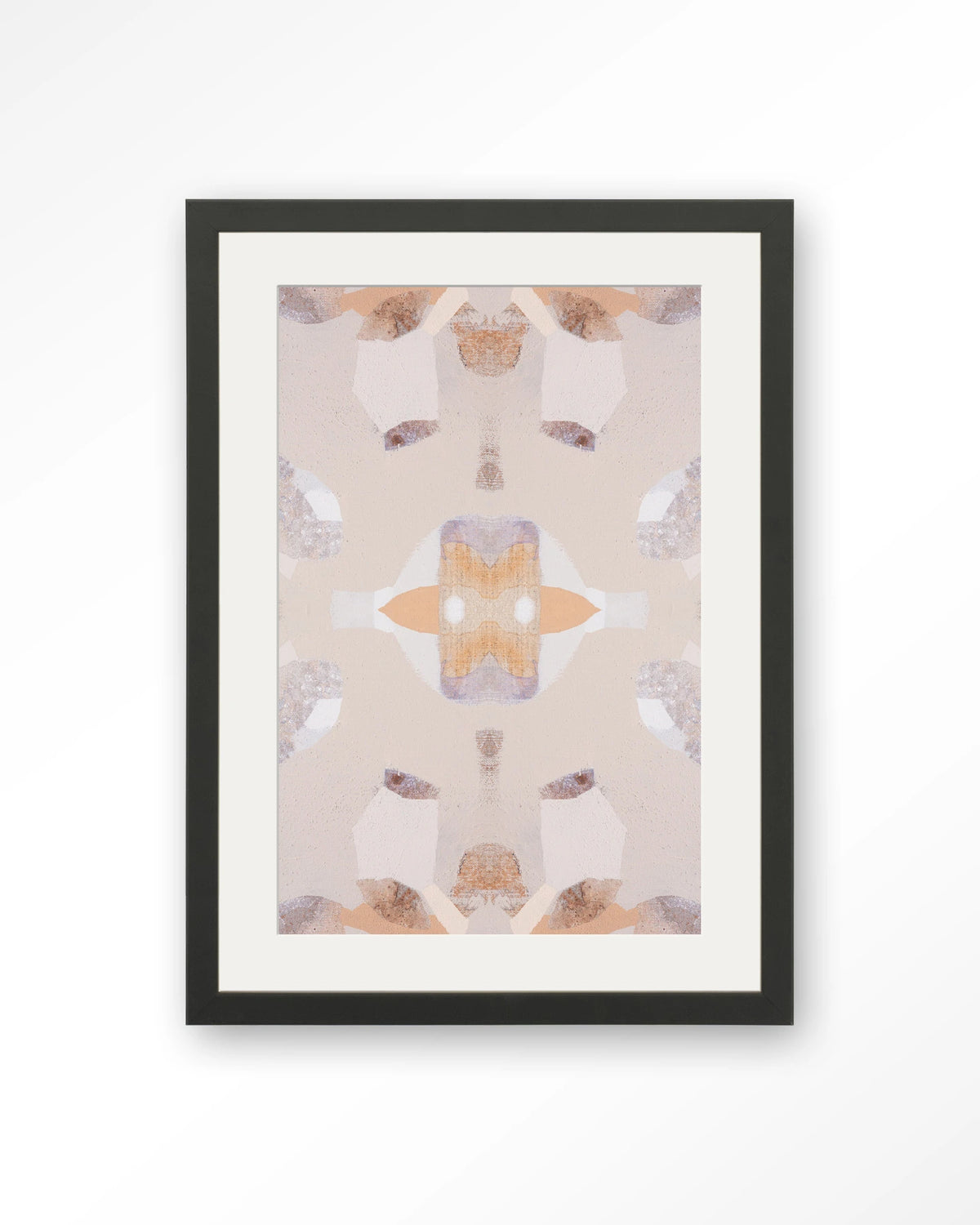 Mountain Lion – symmetrisch patroon in beige en oranje – Art print – Hout zwart + passe-partout