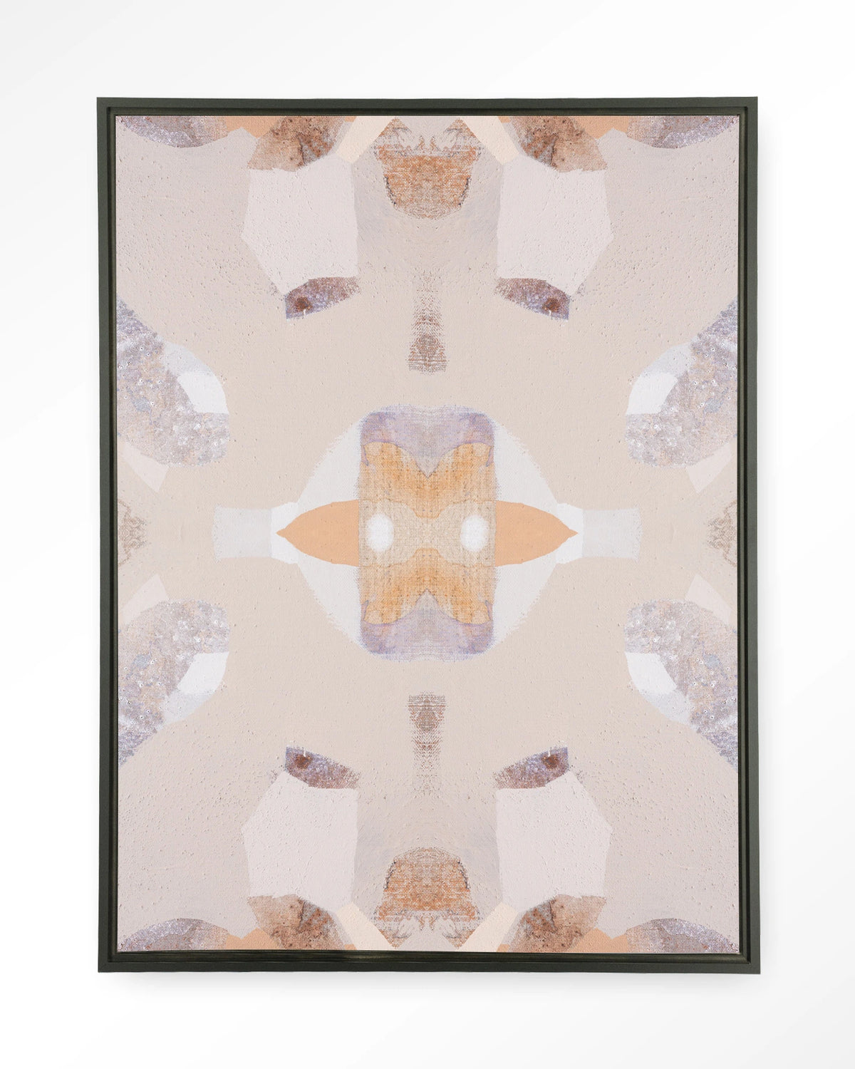 Mountain Lion – symmetrisch patroon in beige en oranje – Wandkleed – Floating frame – zwart