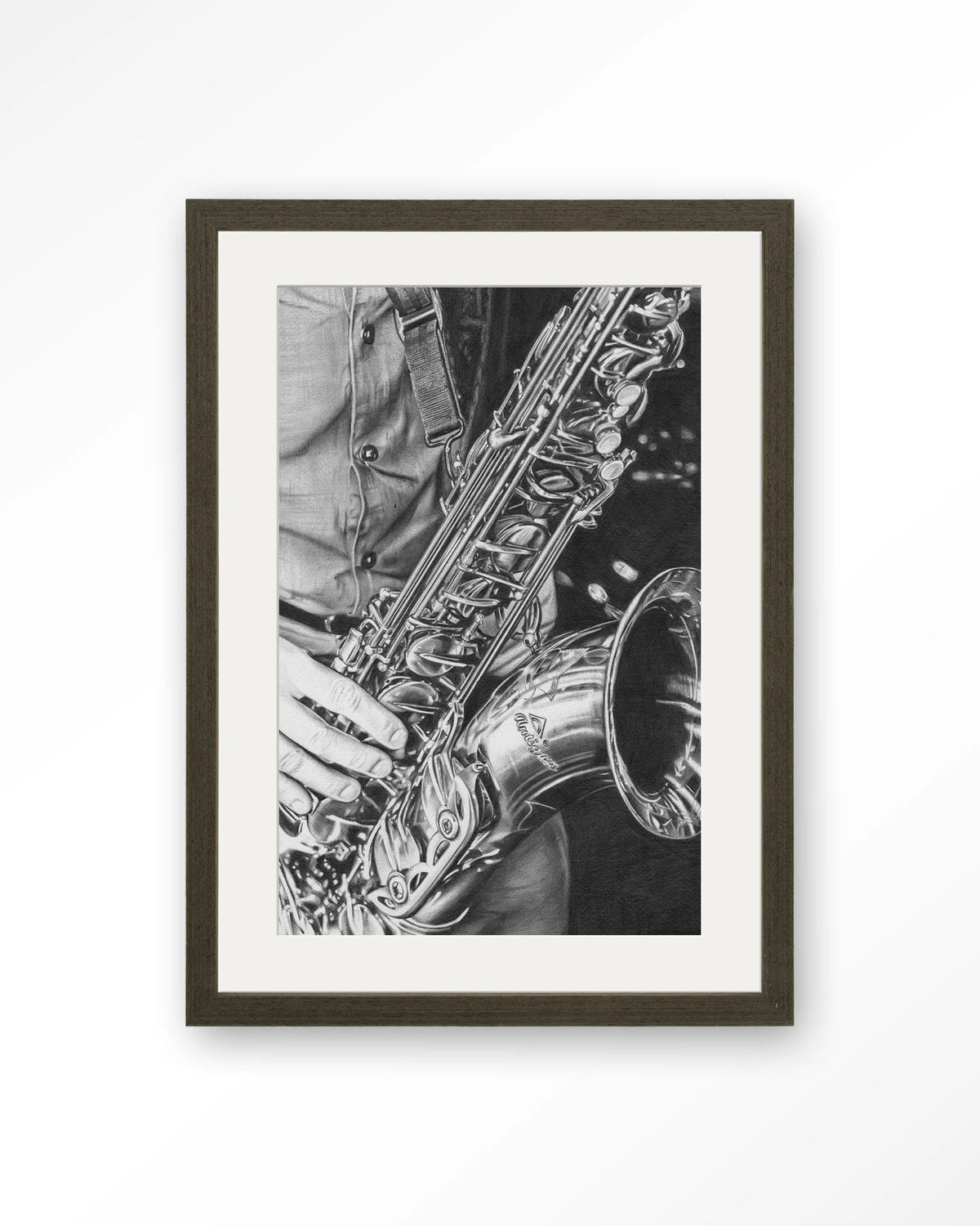 The man with the sax – saxofoon in zwart-wit – Art print – Hout donkerbruin + passe-partout