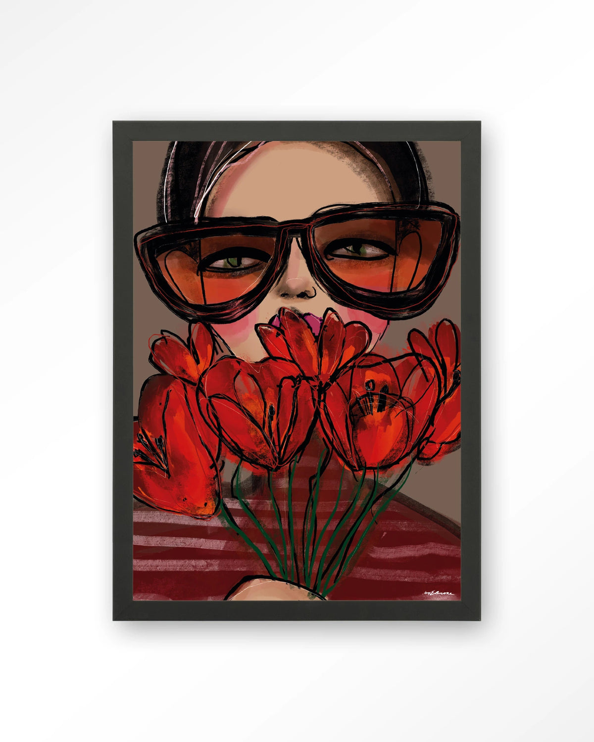 Poppy – vrouw met zonnebril en rode tulpen – Art print – Hout zwart