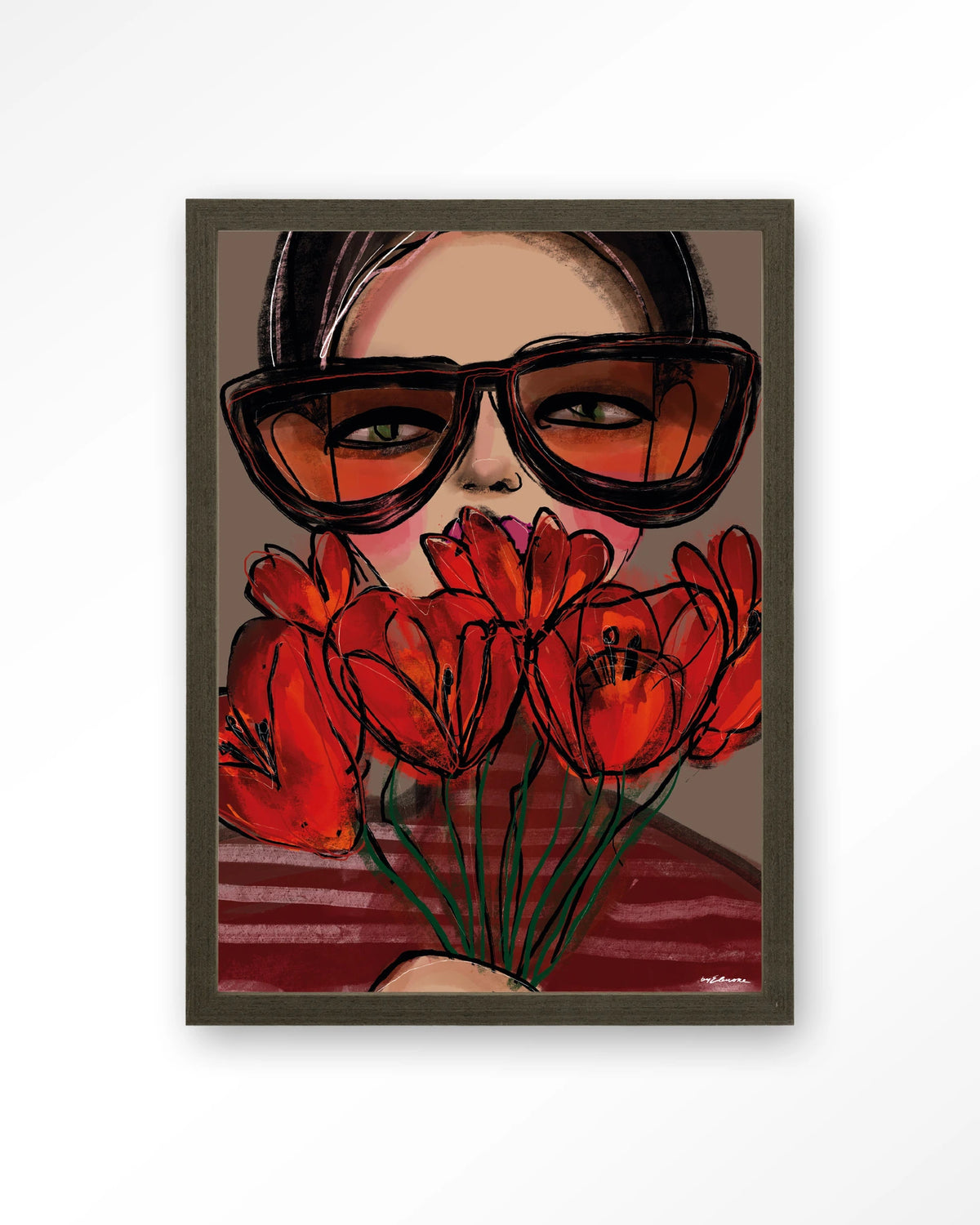 Poppy – vrouw met zonnebril en rode tulpen – Art print – Hout donkerbruin