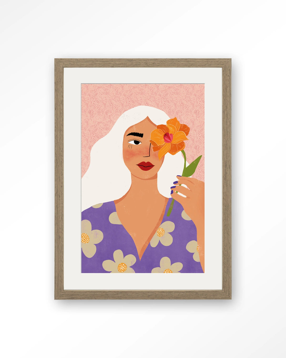 Flower Girly – vrouw met witte haren en bloem – Art print – Hout bruin + passe-partout