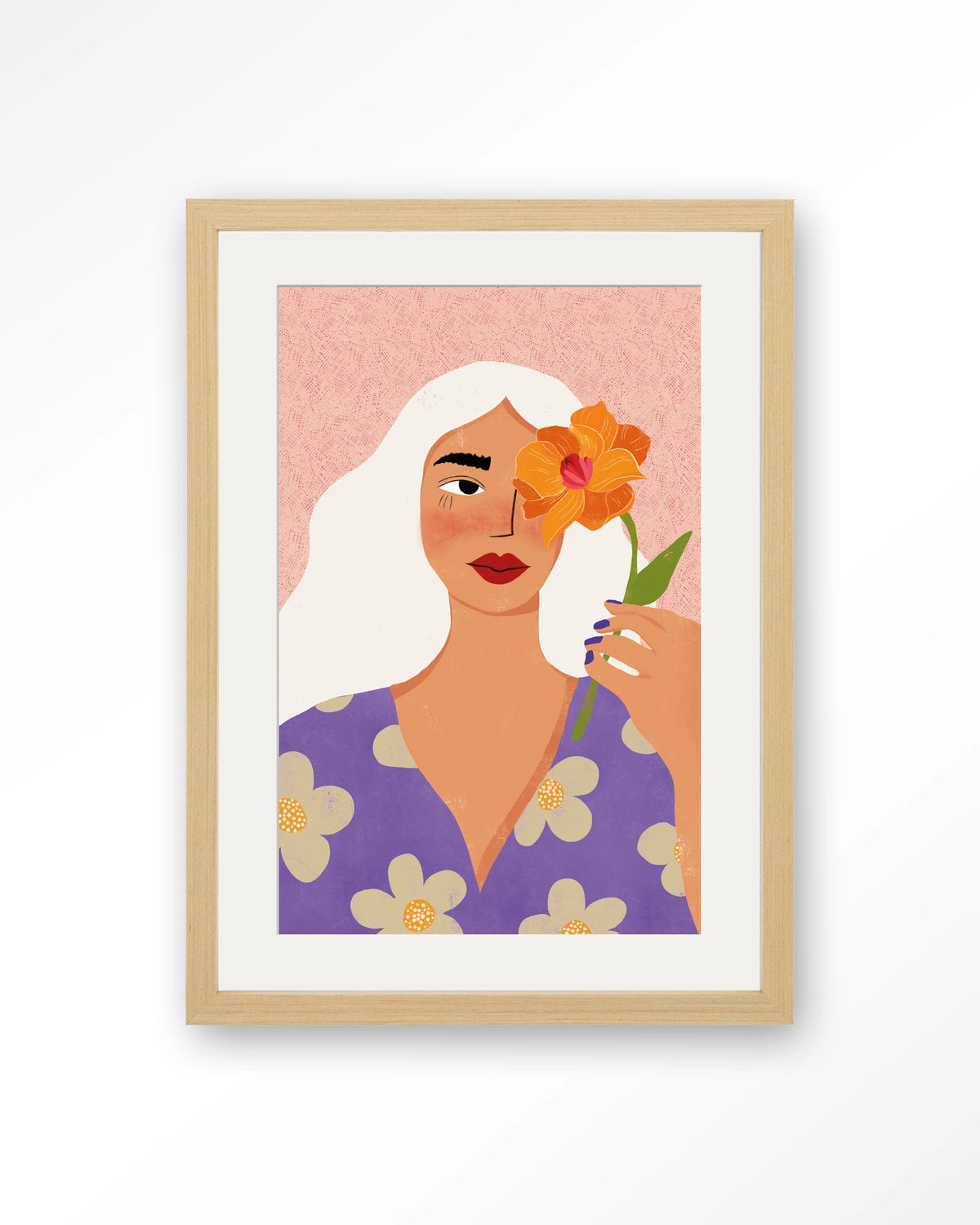 Flower Girly – vrouw met witte haren en bloem – Art print – Hout naturel + passe-partout