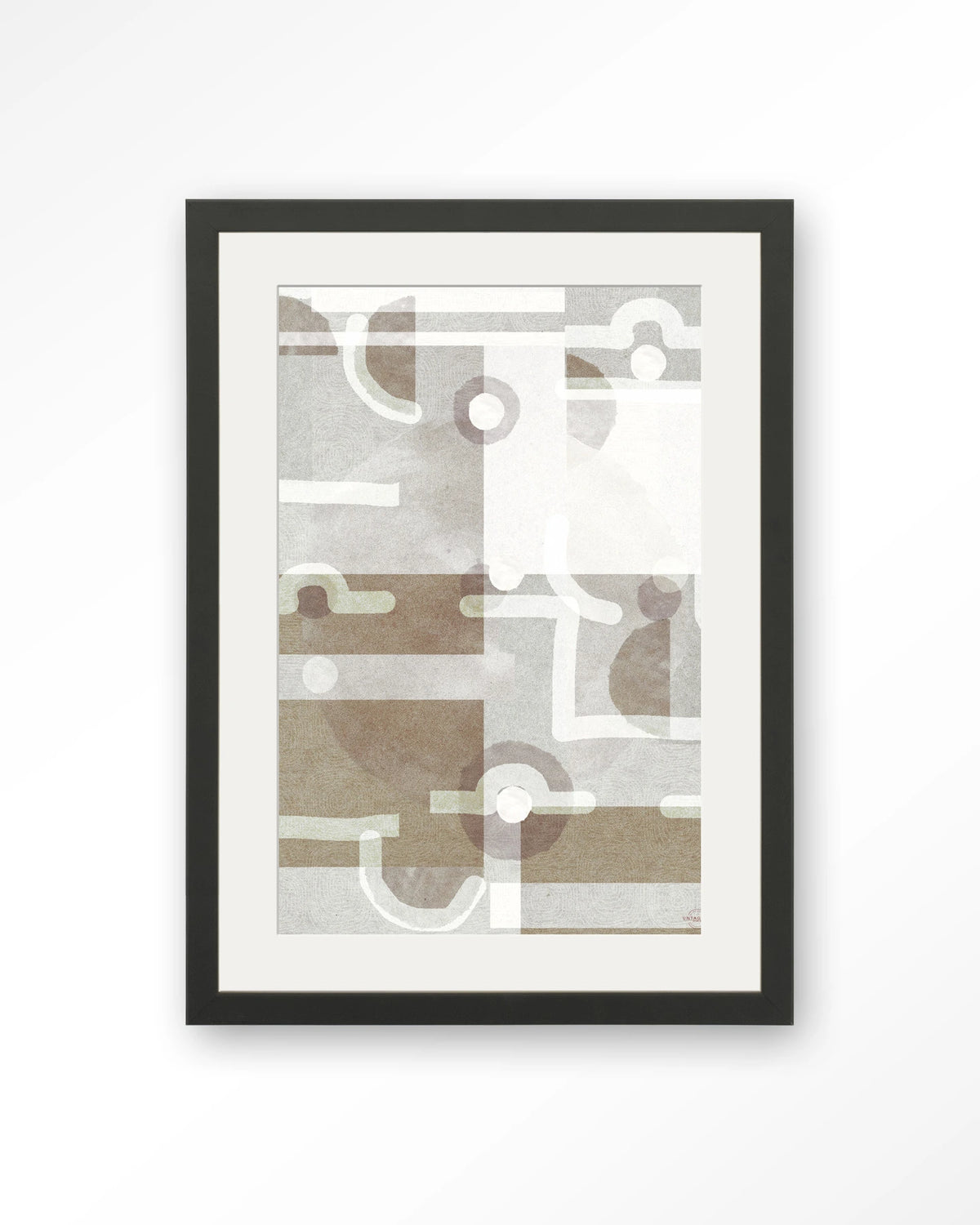Symbols Of The Universe – abstract geometrisch in grijs en beige – Art print – Hout zwart + passe-partout