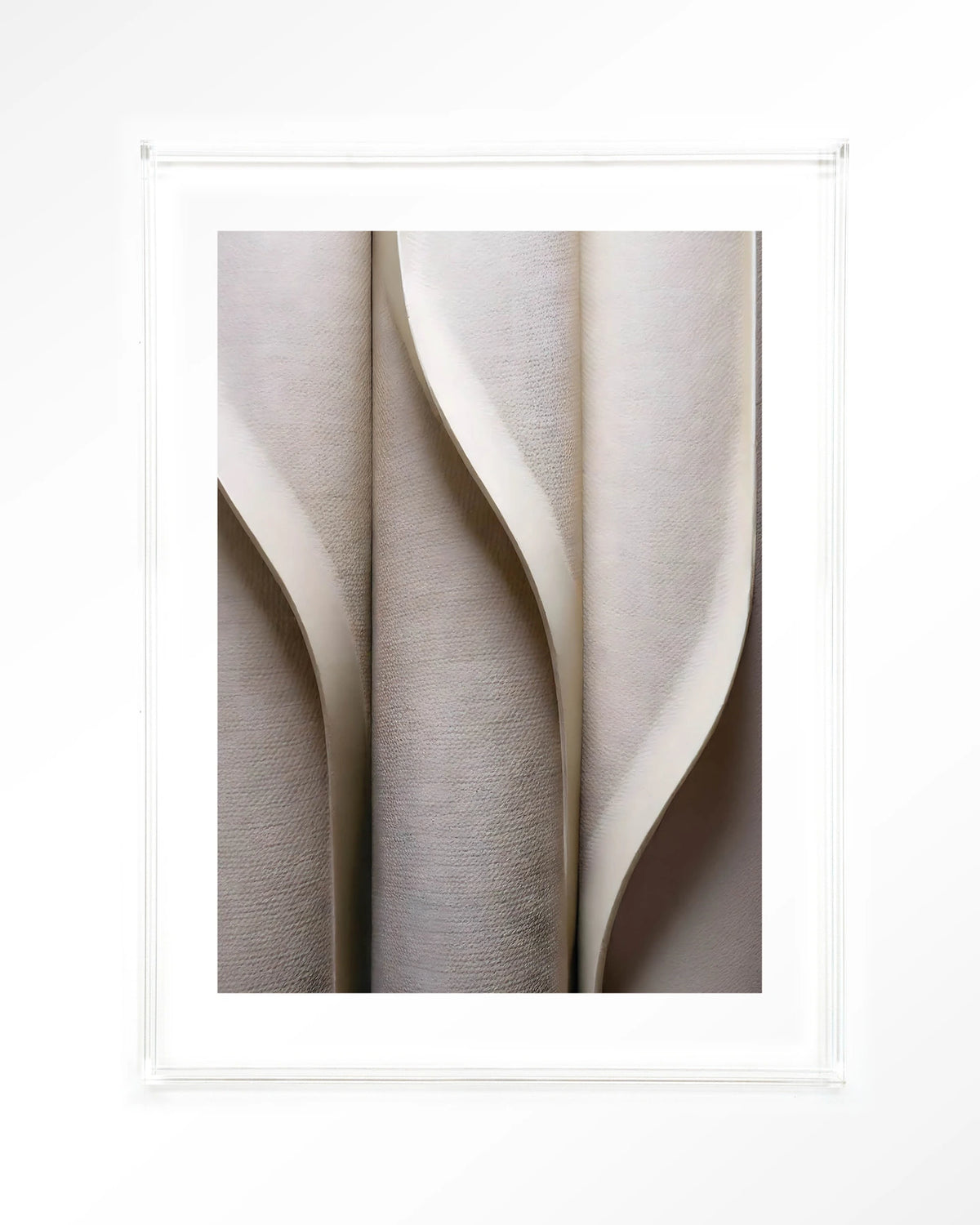 Silent Waves – abstracte plooien in beige – Art print – Acryl doorzichtig