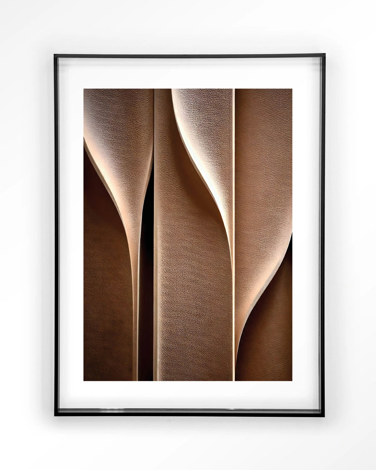 Whispering Curves – abstracte golven in bruin – Art print – Acryl zwart