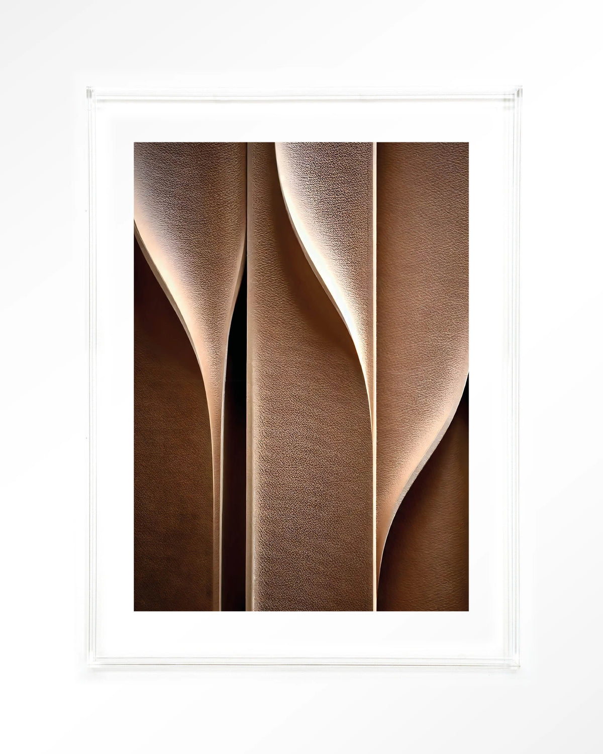 Whispering Curves – abstracte golven in bruin – Art print – Acryl doorzichtig