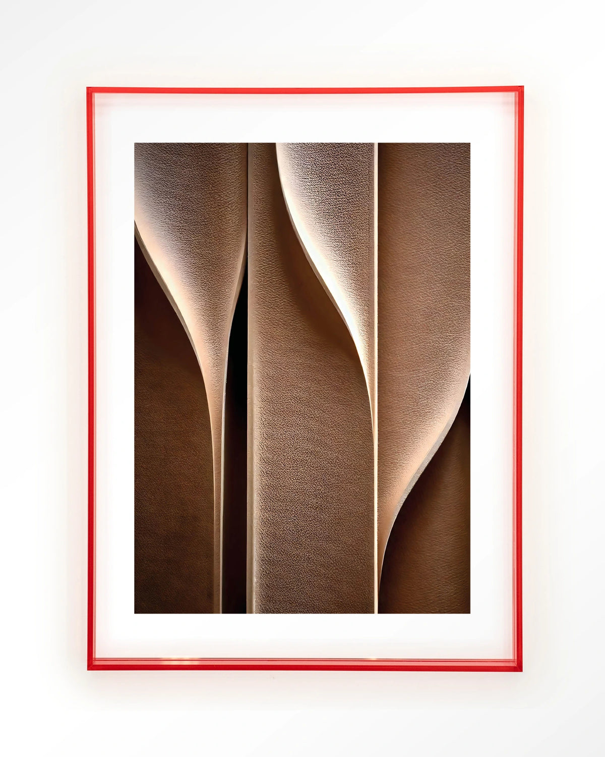Whispering Curves – abstracte golven in bruin – Art print – Acryl roze