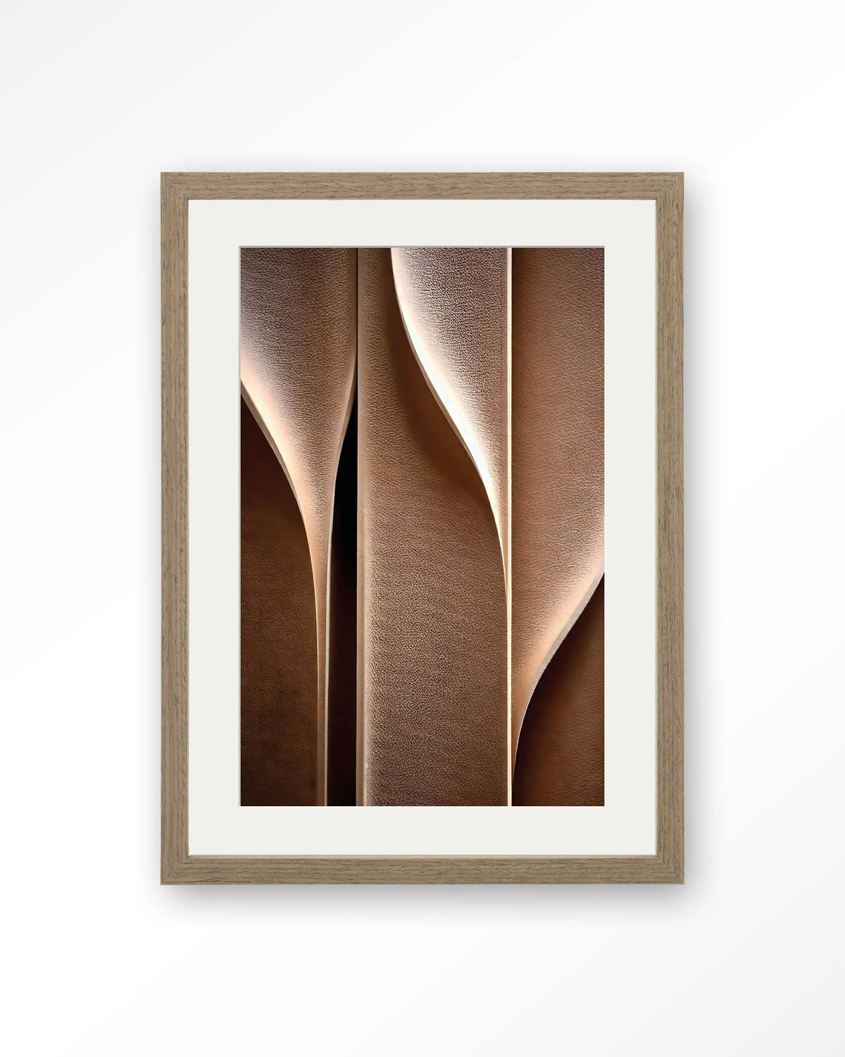 Whispering Curves – abstracte golven in bruin – Art print – Hout bruin + passe-partout