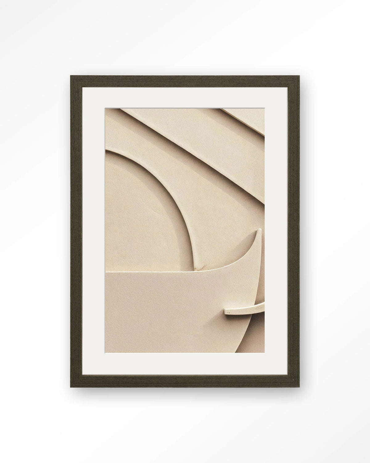 Siaa 1 – abstract reliëf in beige – Art print – Hout donkerbruin + passe-partout
